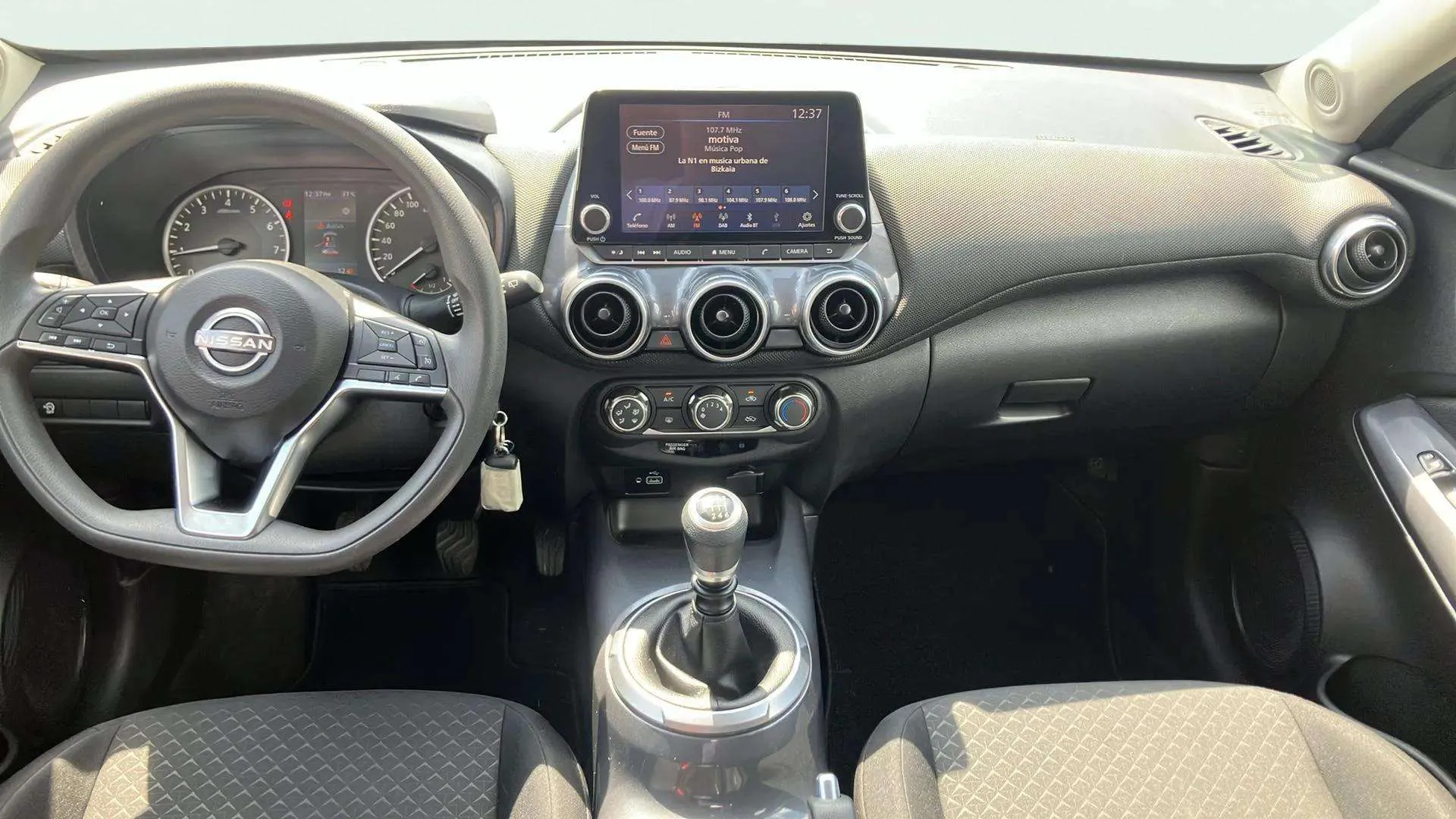 Nissan Juke DIG-T 6M/T Acenta - foto 12