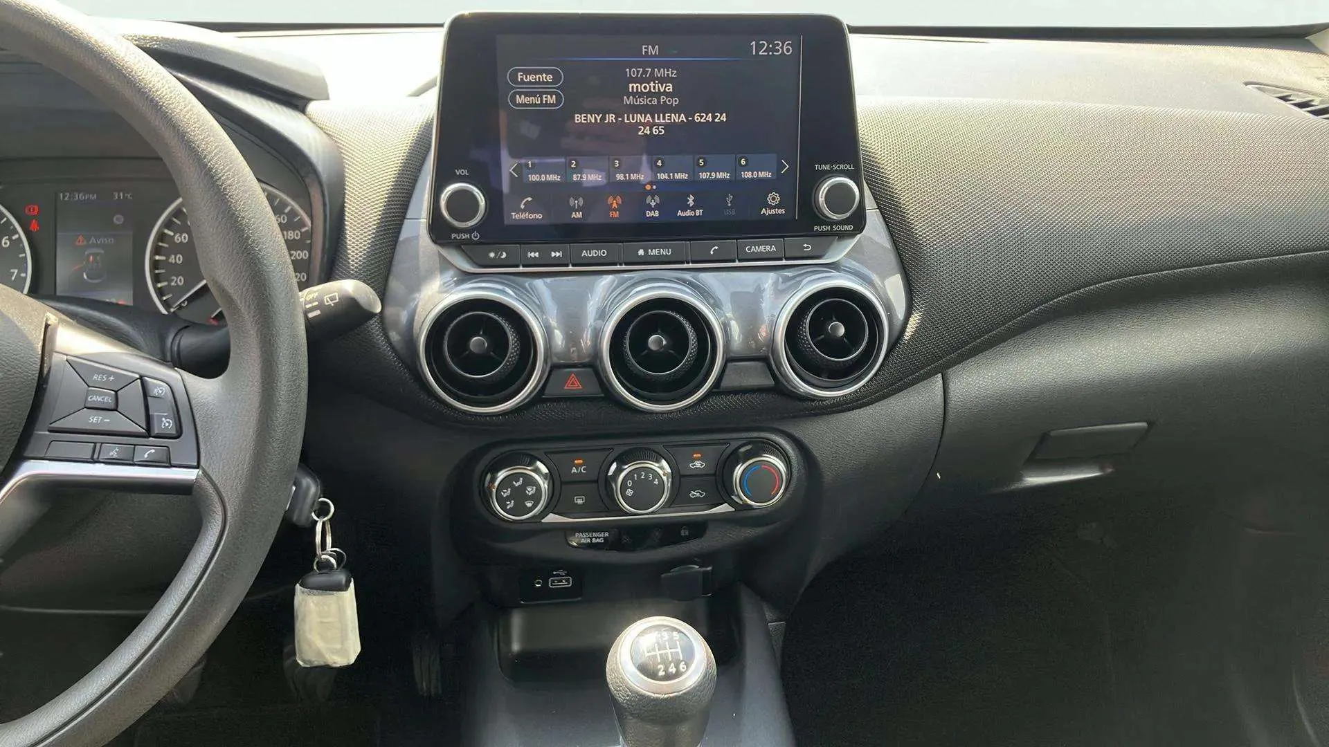 Nissan Juke DIG-T 6M/T Acenta - foto 13