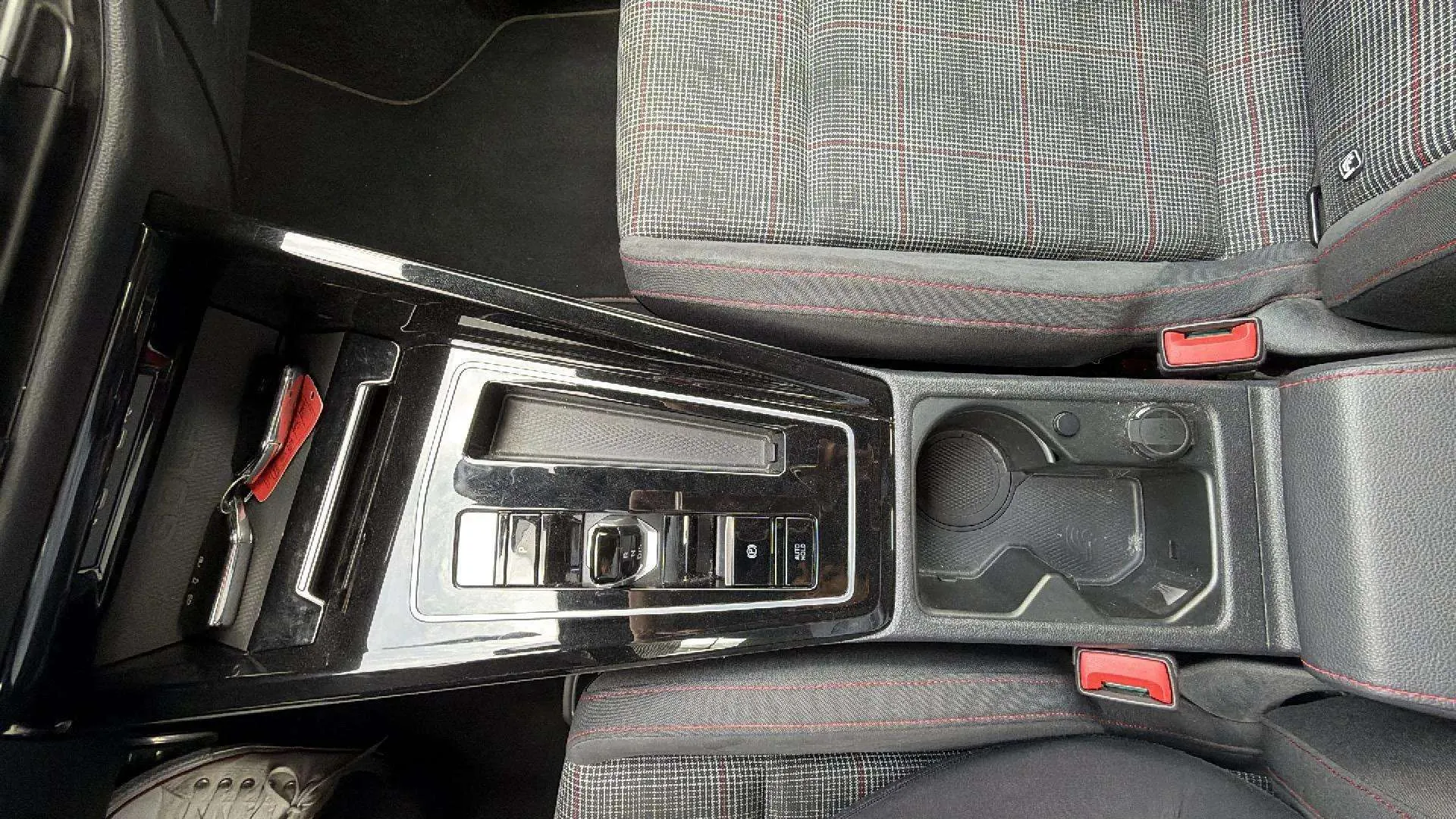 Volkswagen Golf GTI 2.0 TSI DSG - foto 20