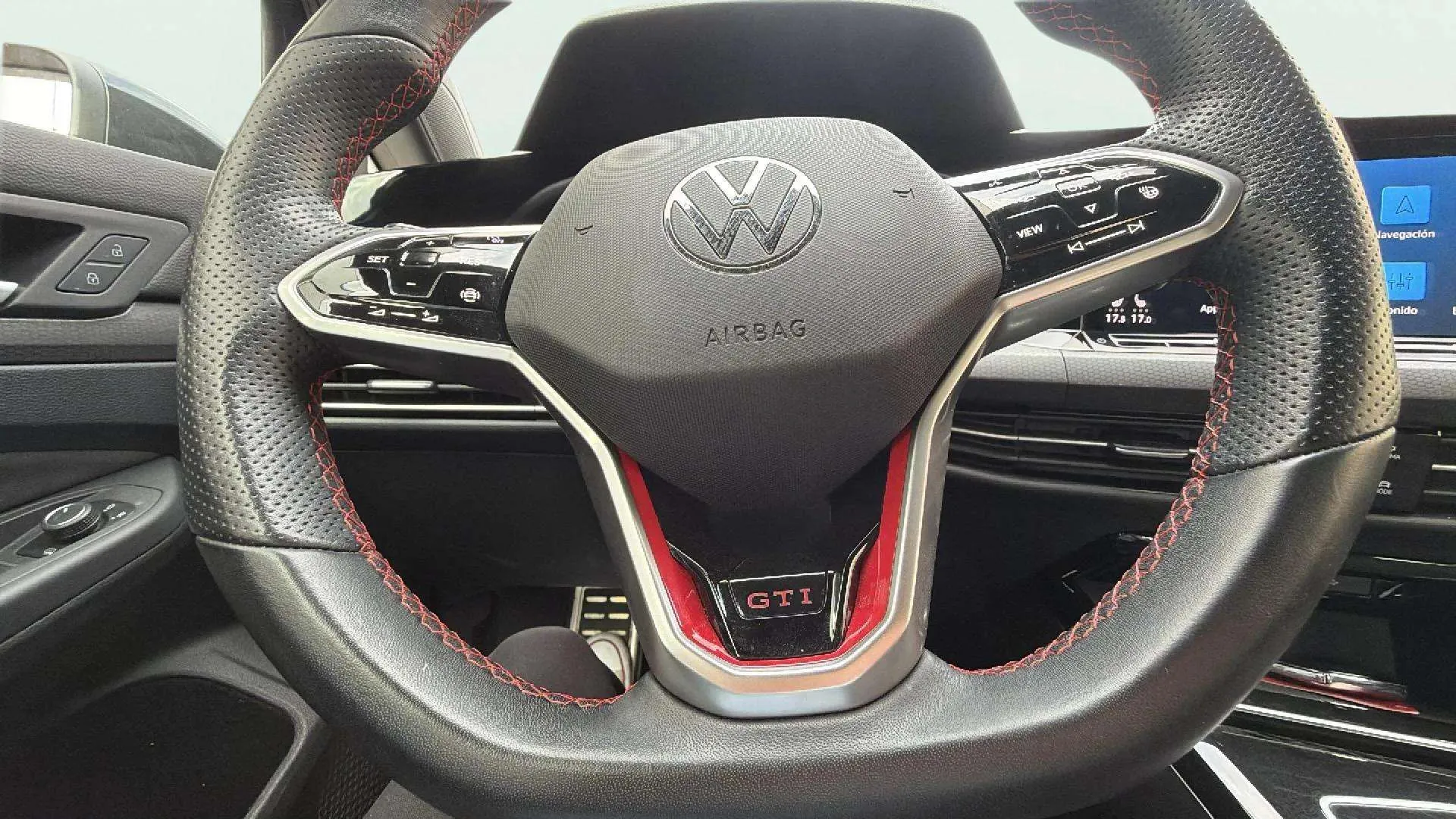 Volkswagen Golf GTI 2.0 TSI DSG - foto 17