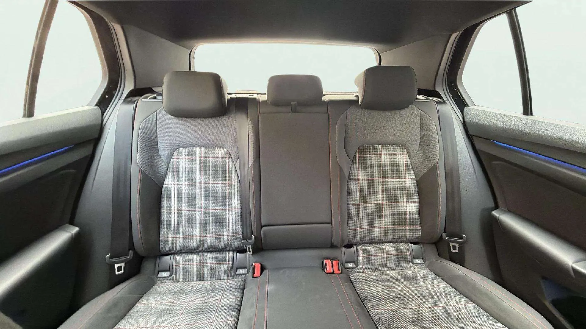 Volkswagen Golf GTI 2.0 TSI DSG - foto 26