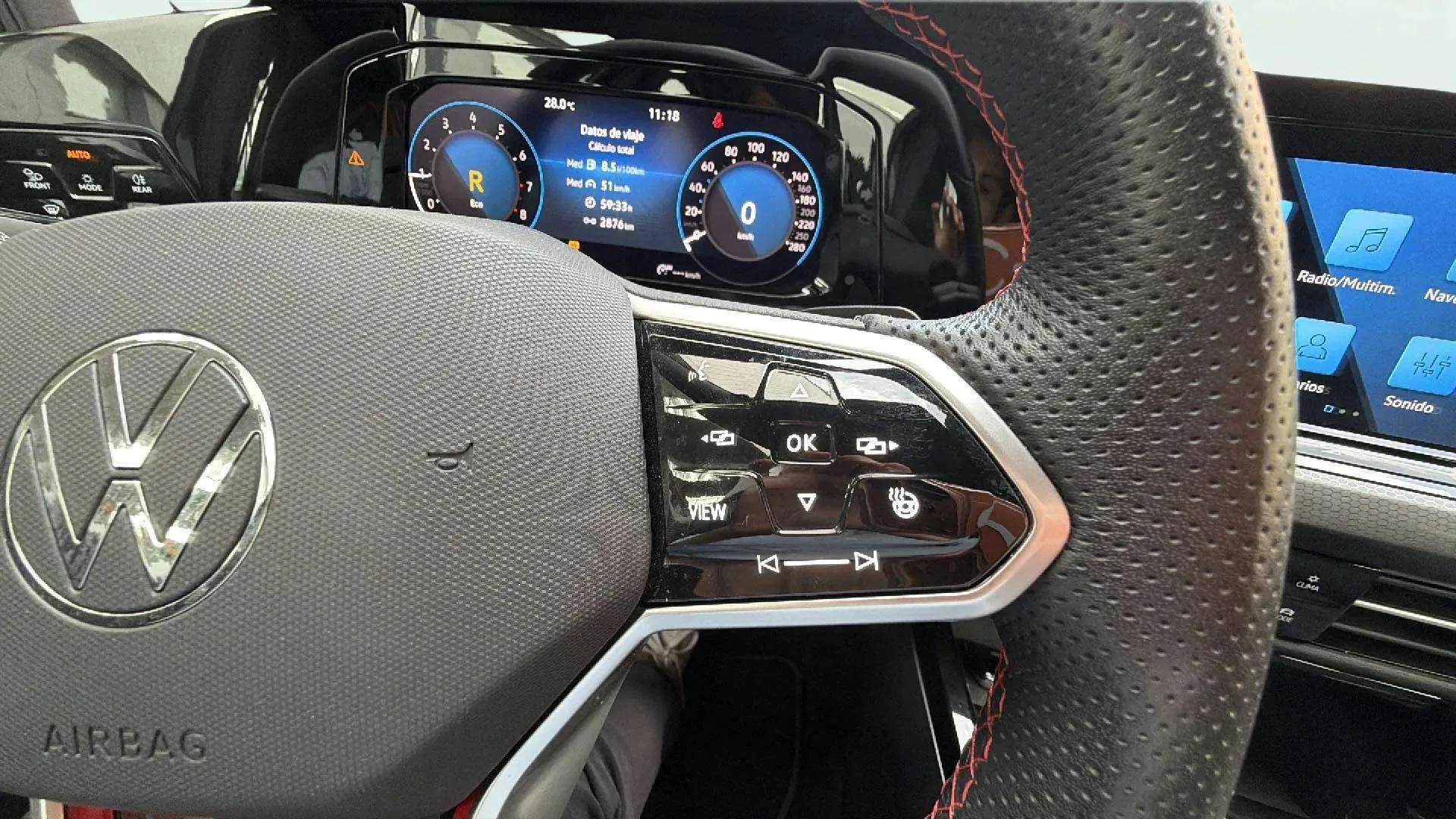 Volkswagen Golf GTI 2.0 TSI DSG - foto 23