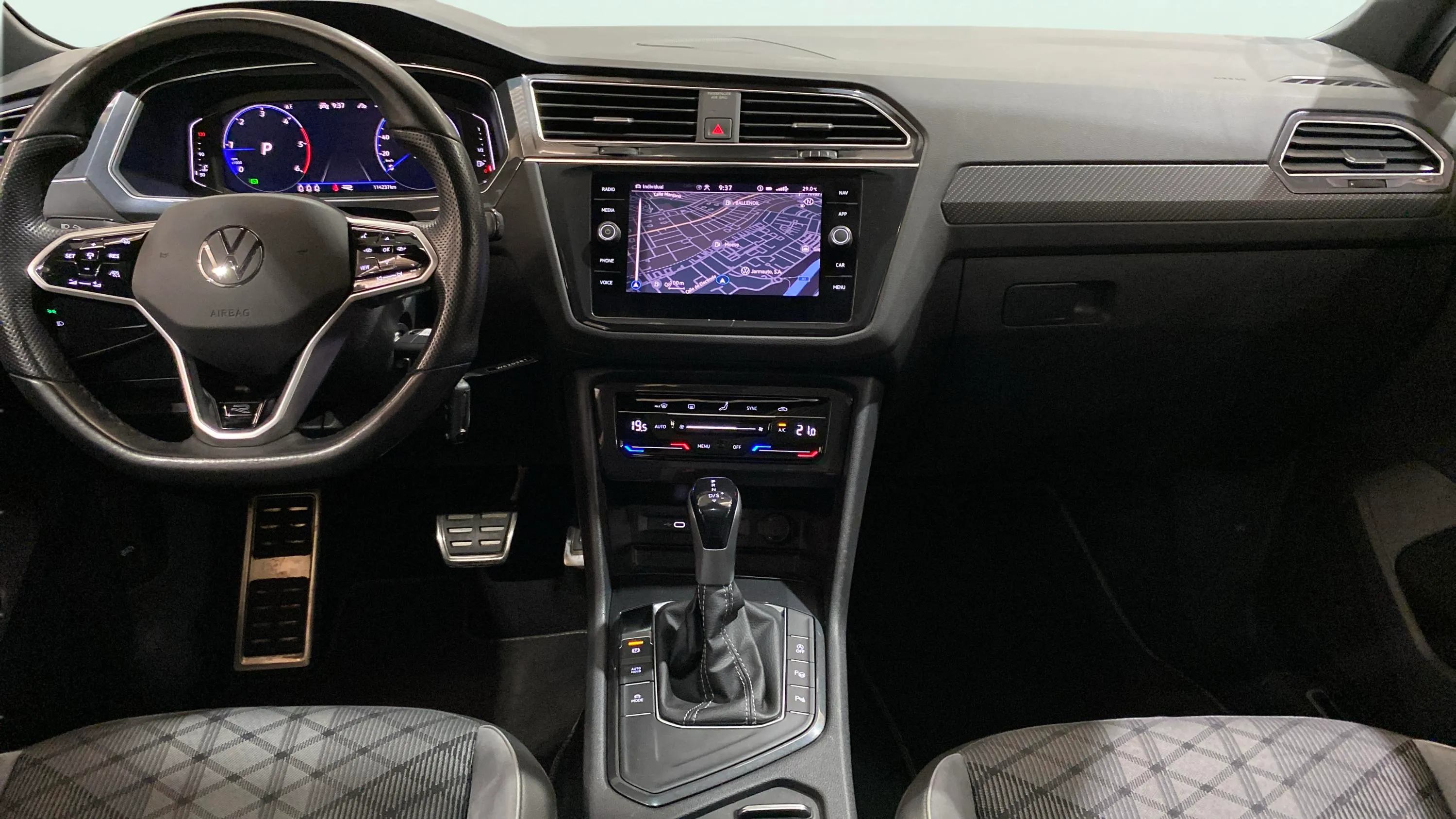 Volkswagen Tiguan R-Line 2.0 TDI DSG - foto 25