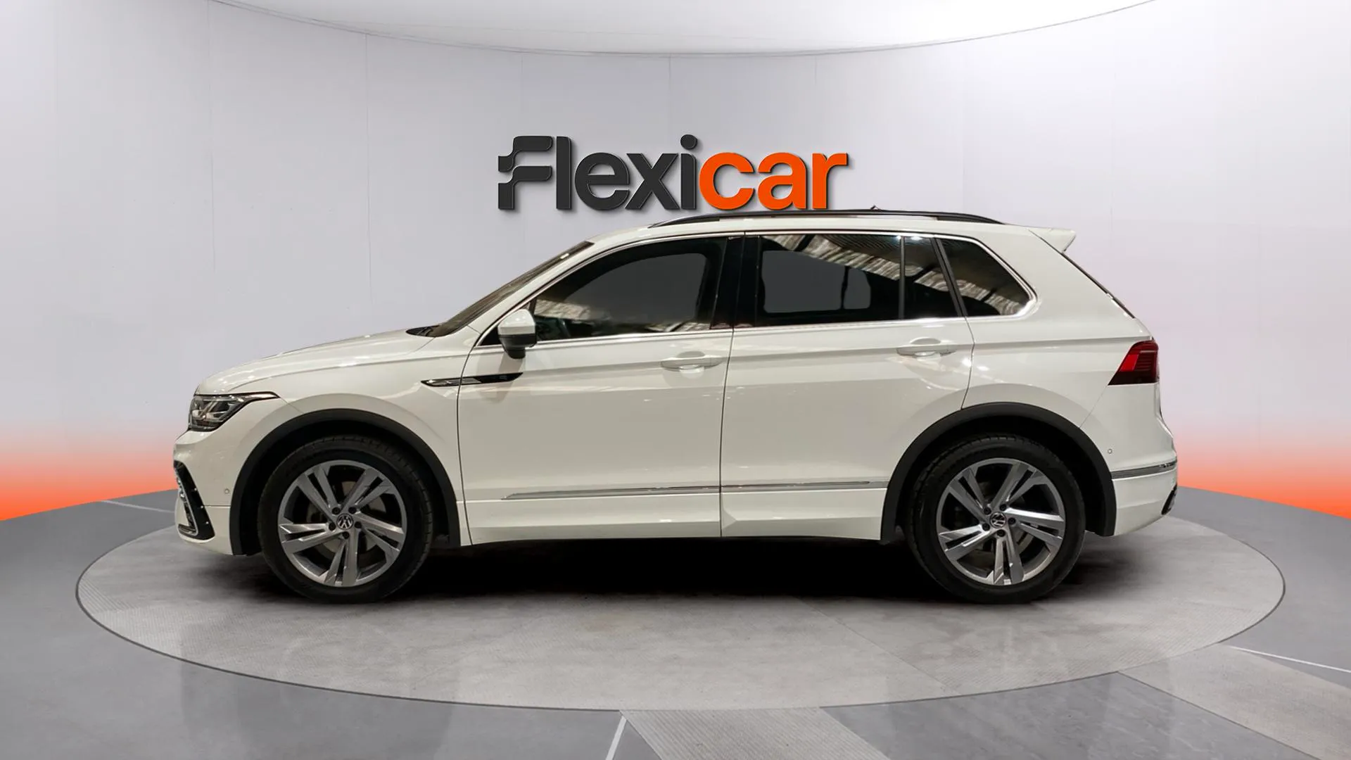Volkswagen Tiguan R-Line 2.0 TDI DSG - foto 4