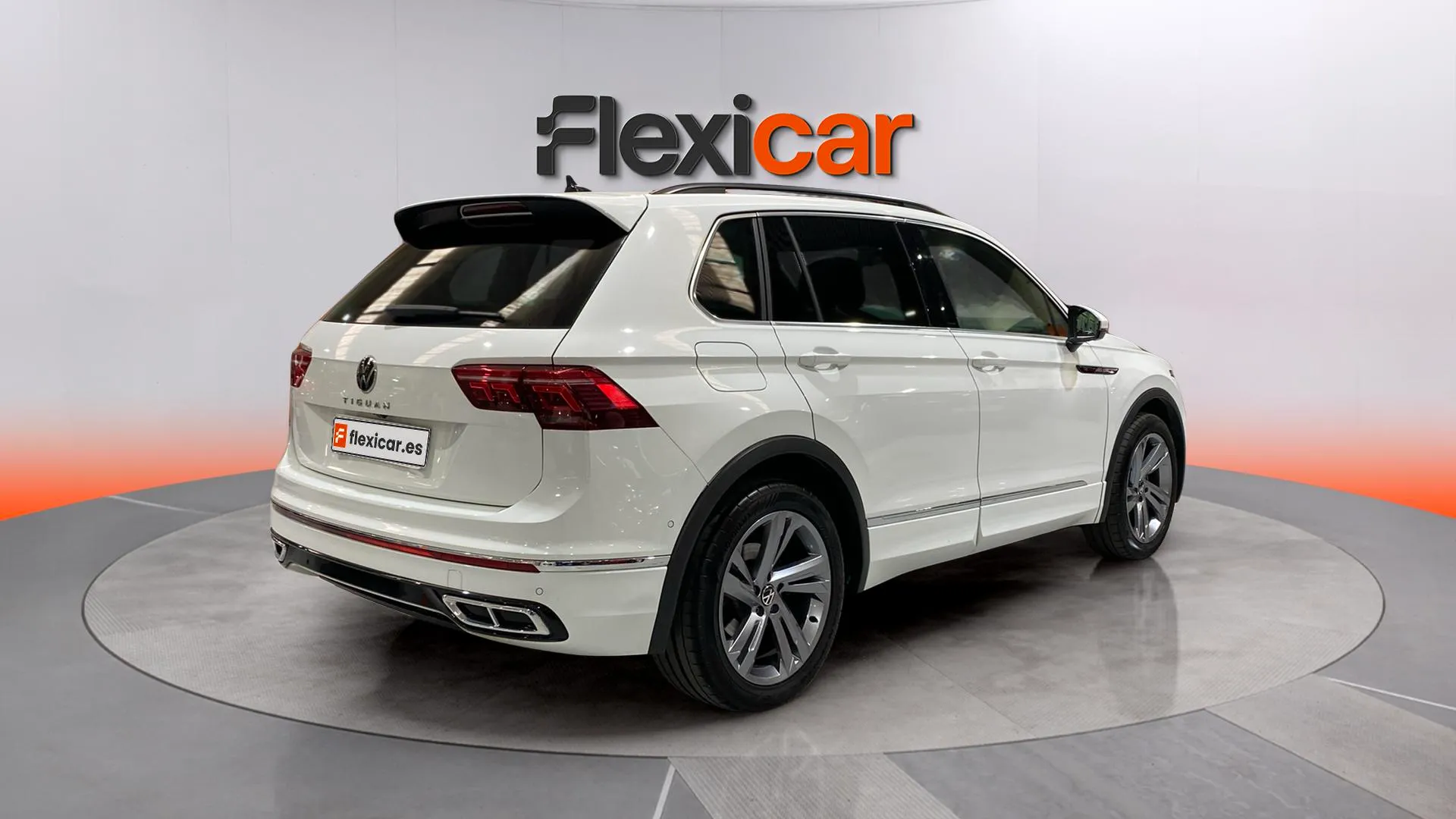 Volkswagen Tiguan R-Line 2.0 TDI DSG - foto 8