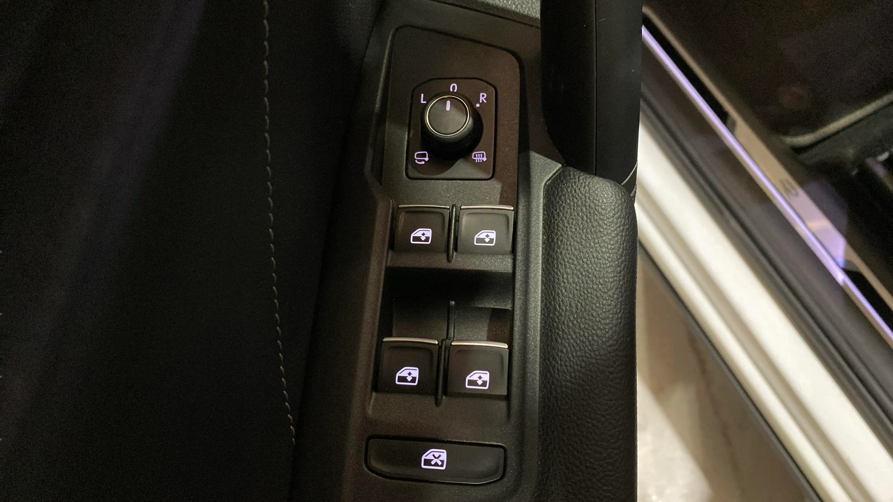 Volkswagen Tiguan R-Line 2.0 TDI DSG - foto 18