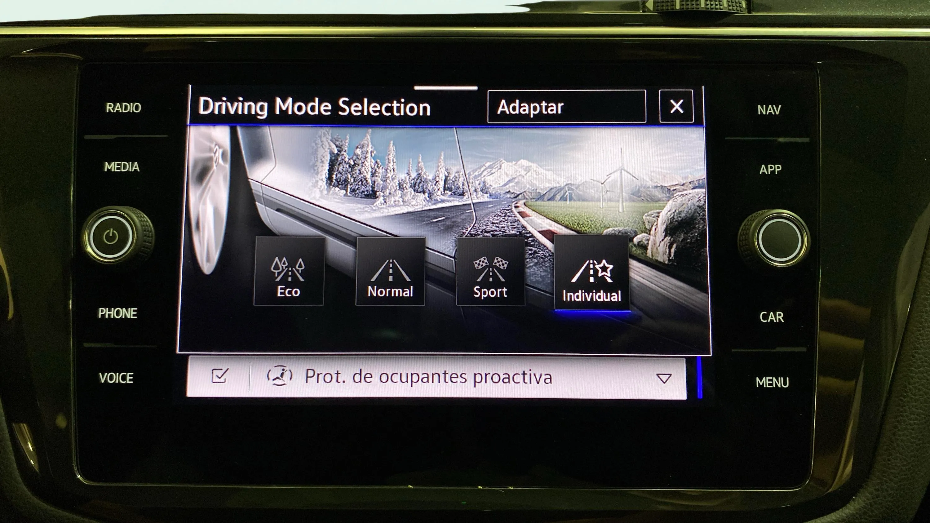 Volkswagen Tiguan R-Line 2.0 TDI DSG - foto 30