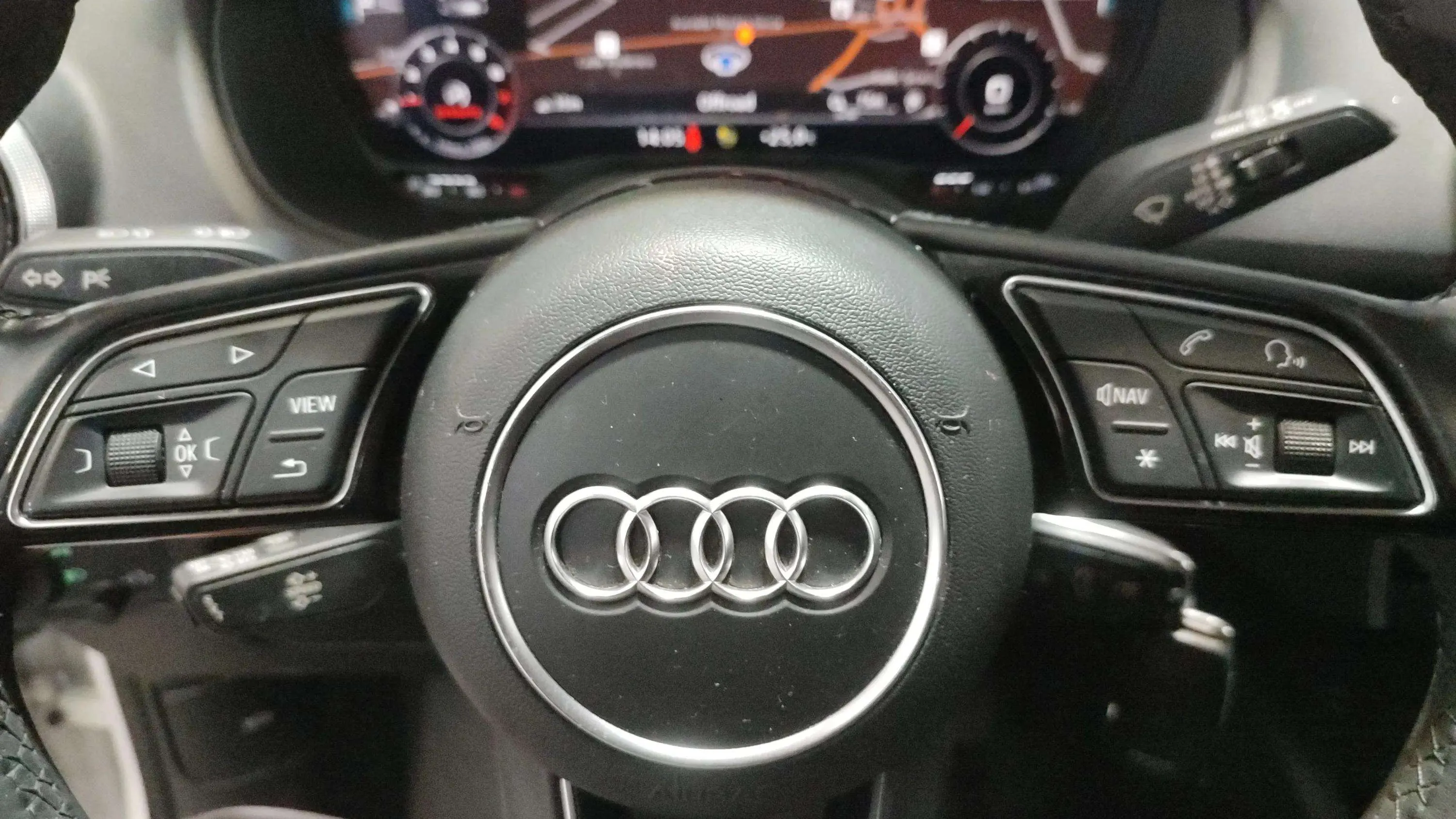 Audi Q2 Advanced 35 TFSI - foto 17