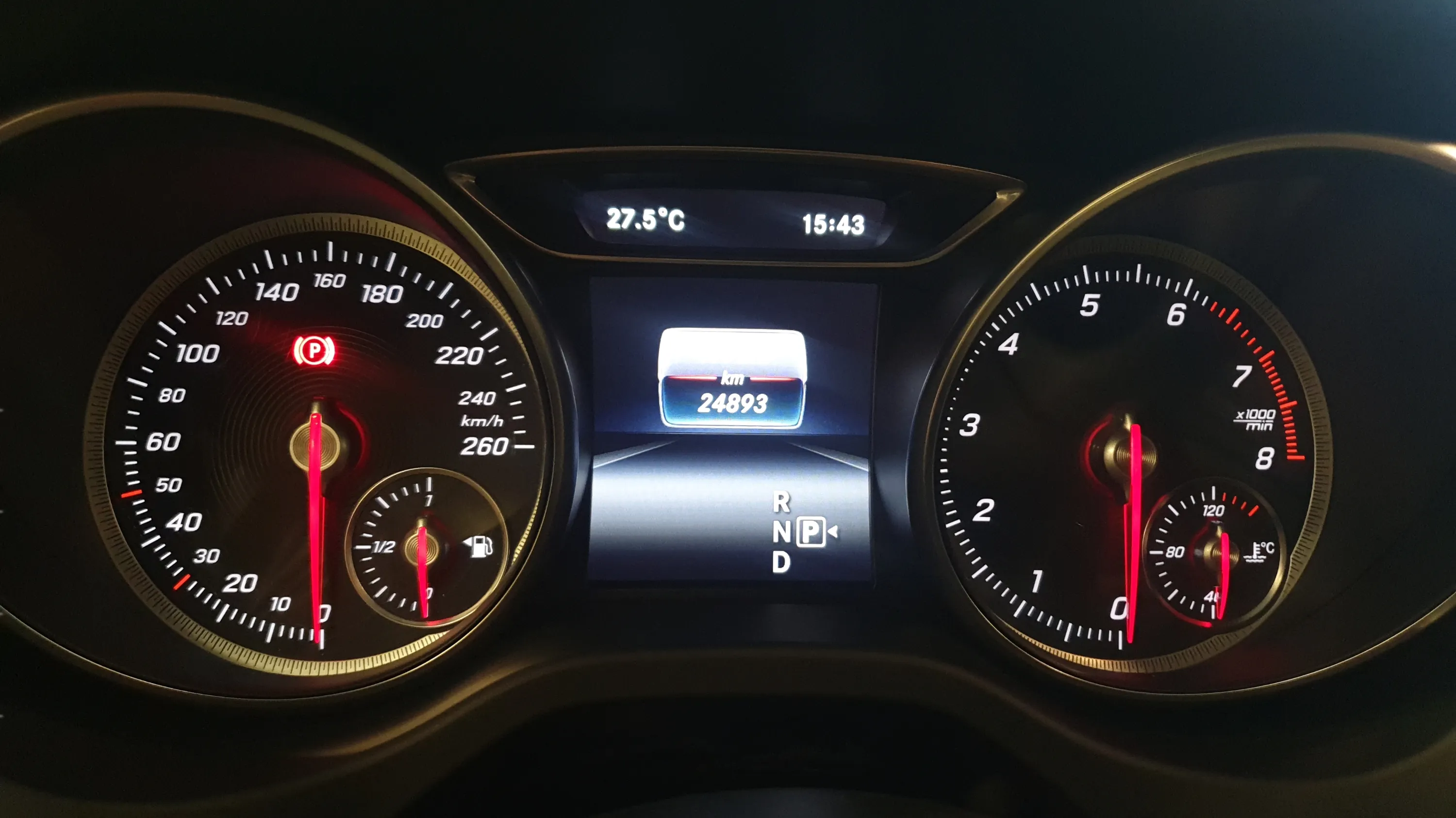 Mercedes-Benz CLA 200 - foto 9