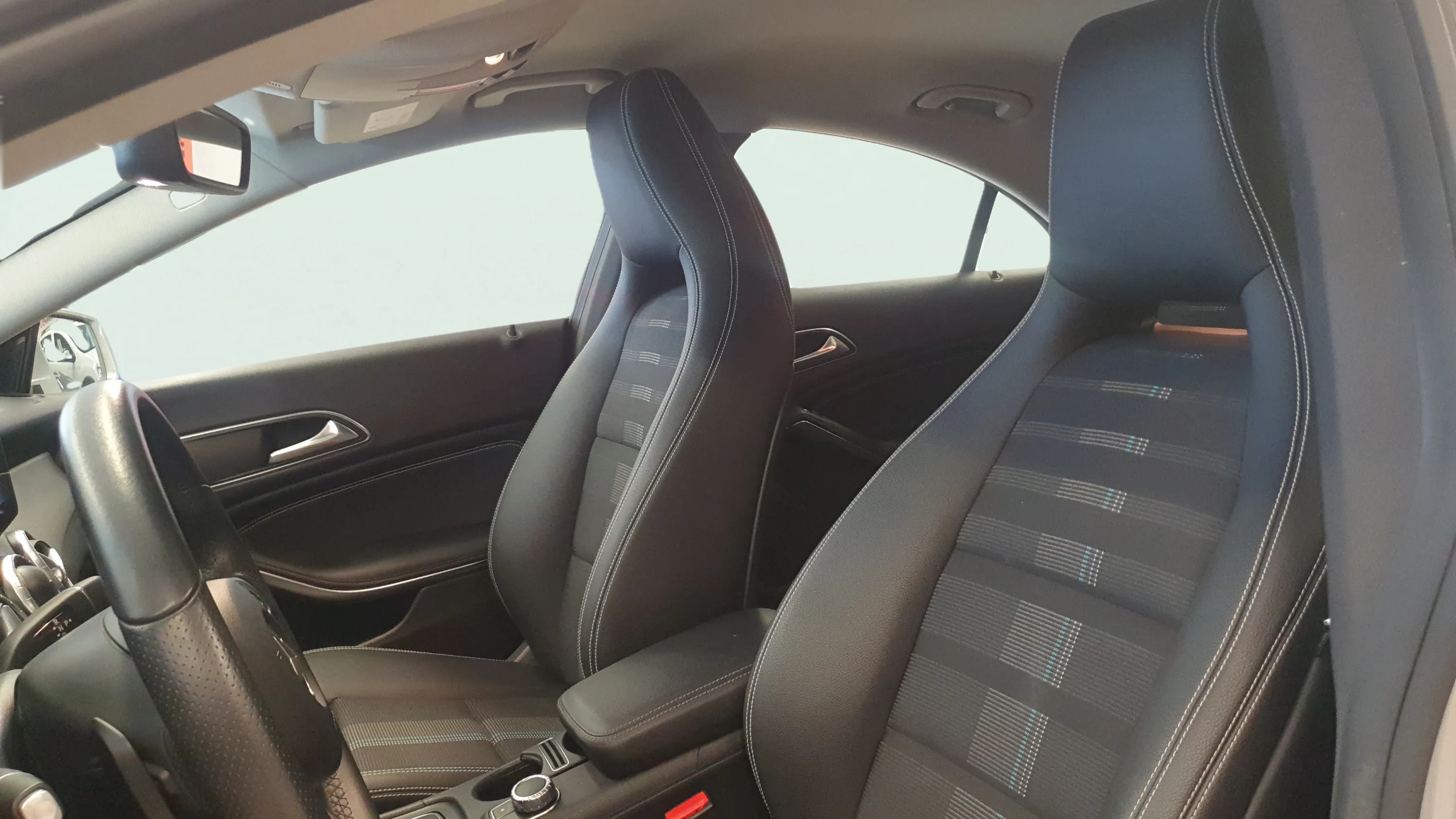 Mercedes-Benz CLA 200 - foto 10