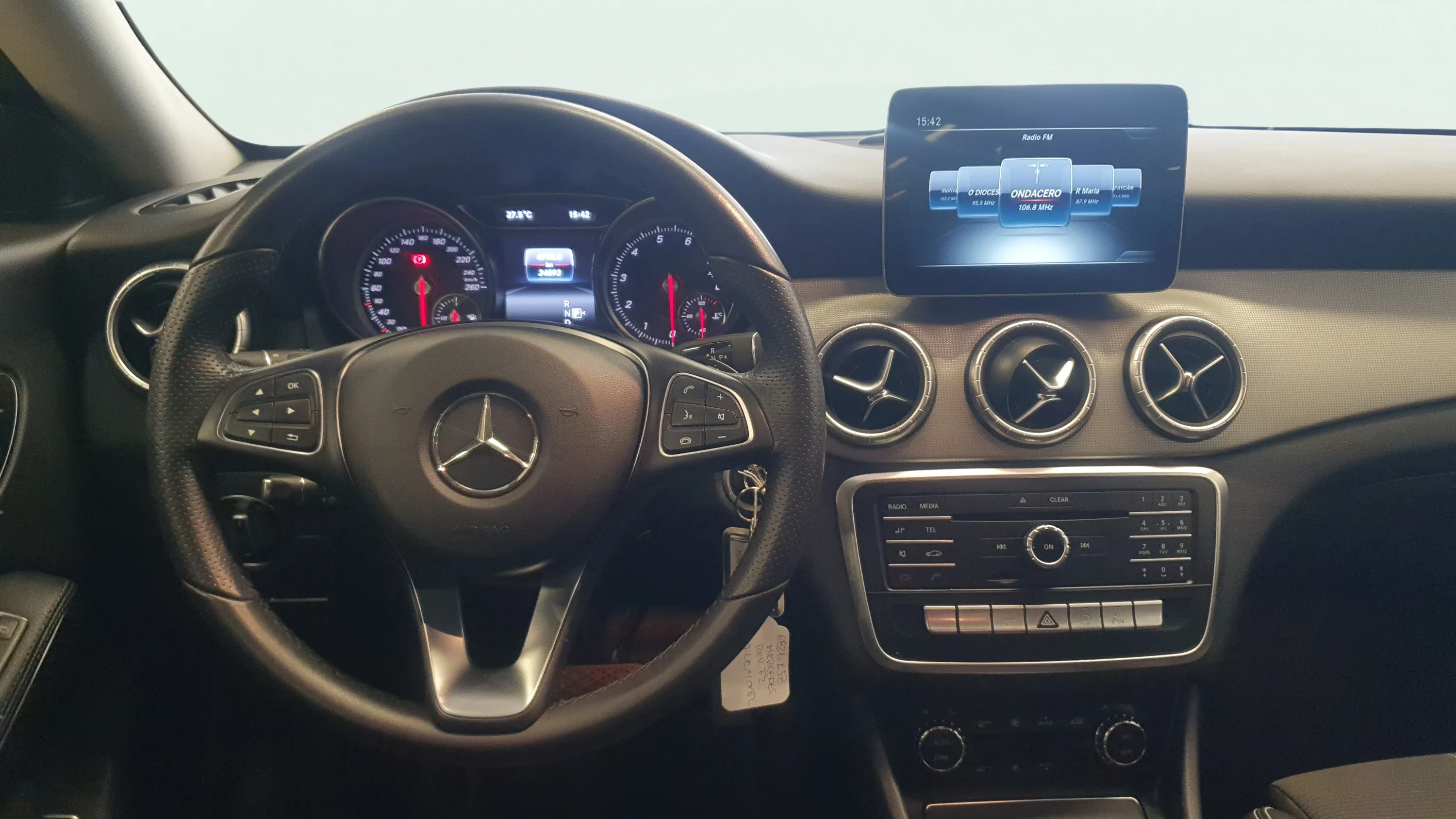 Mercedes-Benz CLA 200 - foto 6