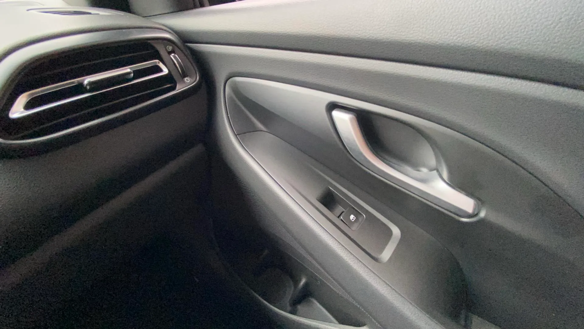 Hyundai i30 1.5 DPI N Line SE - foto 33
