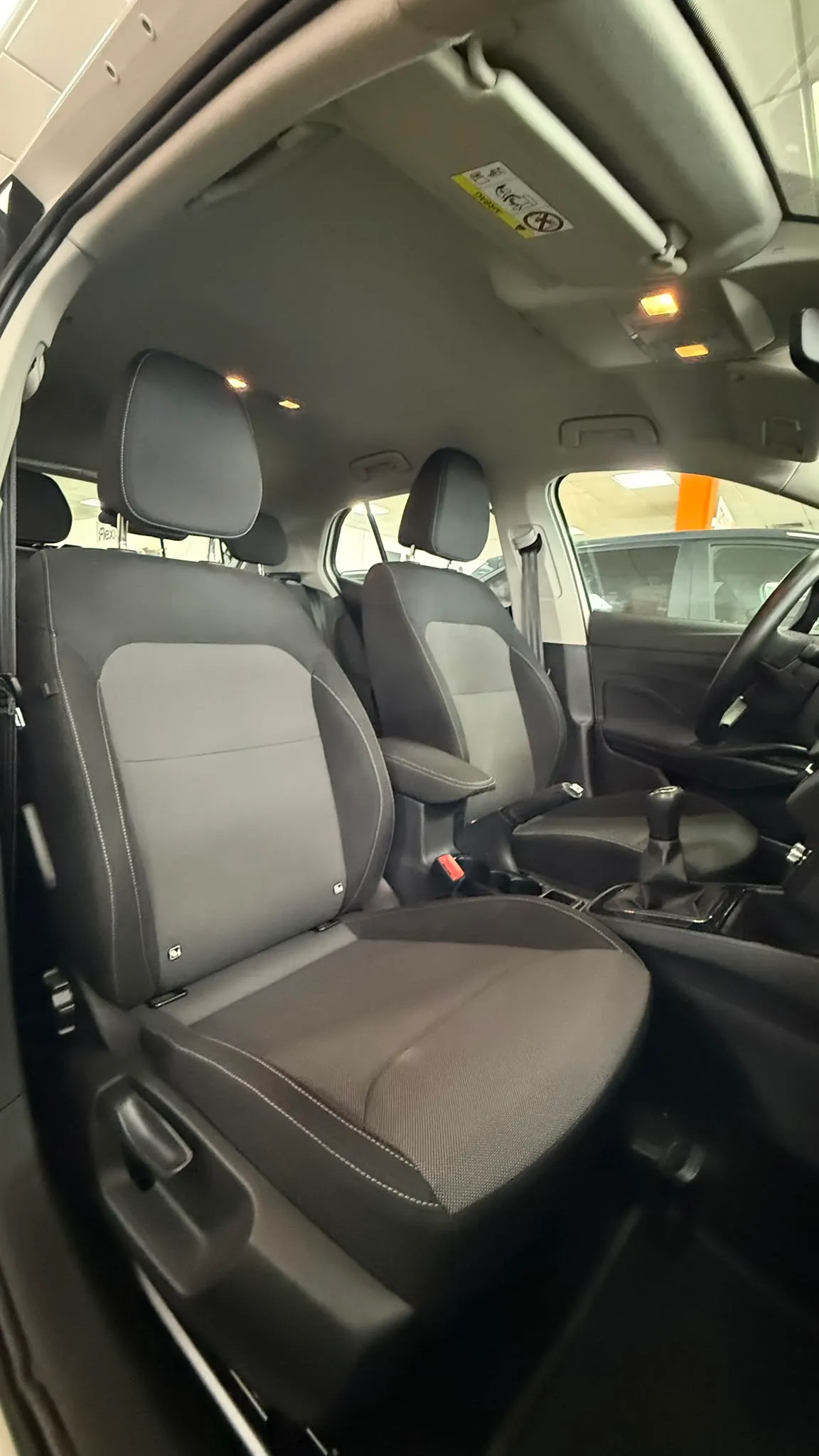 Škoda Fabia 1.0 TSI Ambition - foto 10