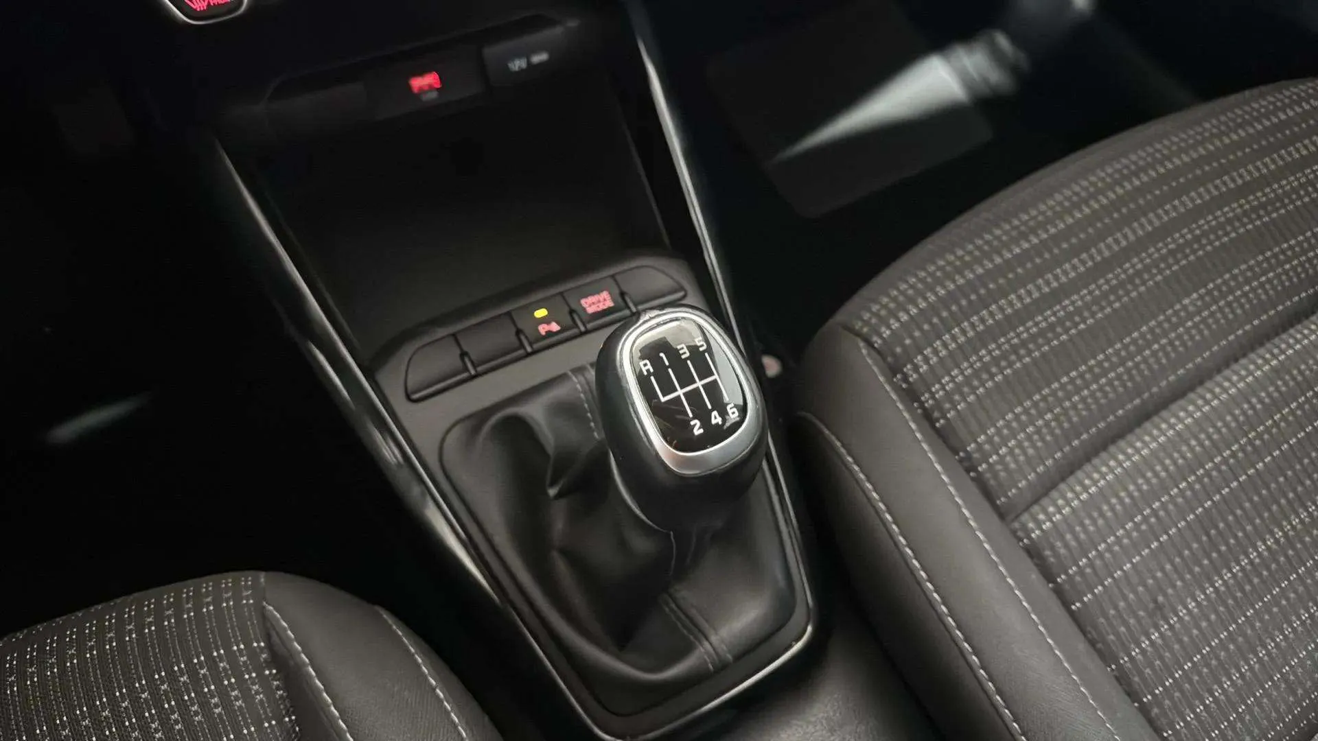 Kia Stonic 1.0 T-GDi MHEV Drive - foto 19