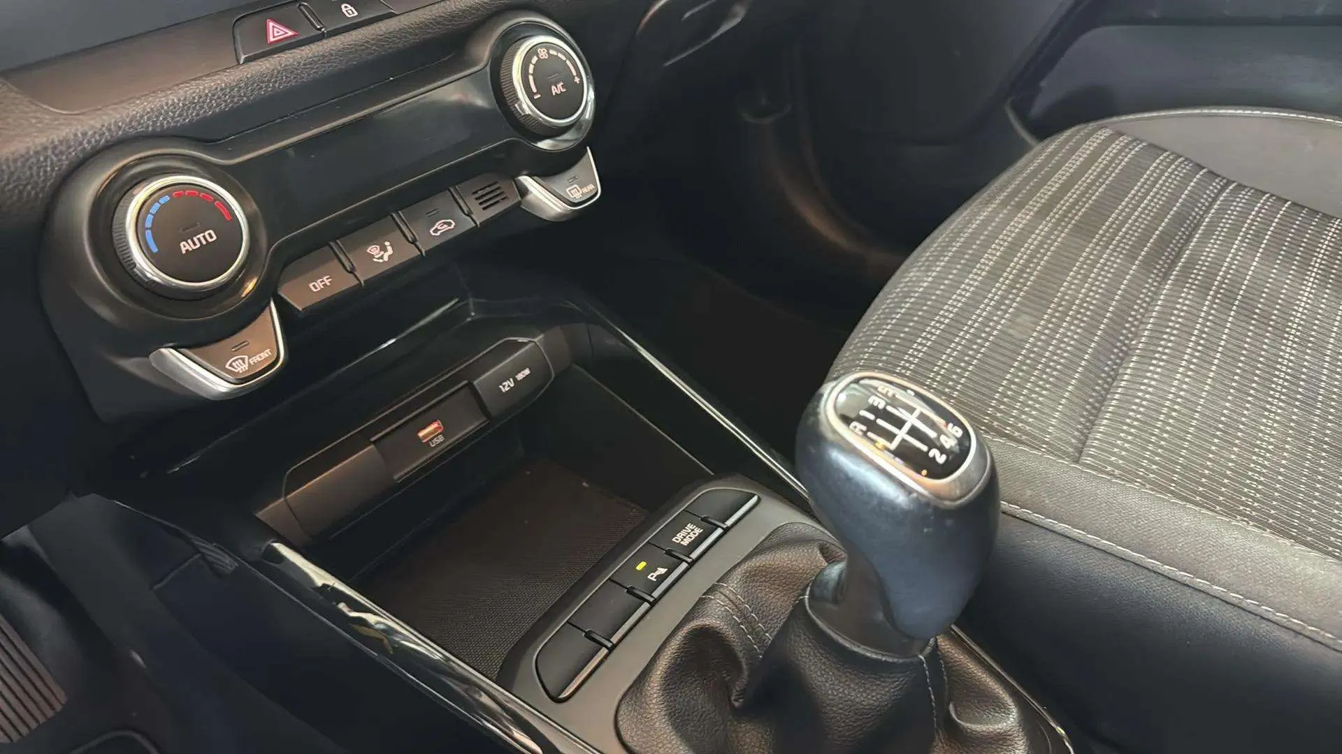 Kia Stonic 1.0 T-GDi MHEV Business - foto 21