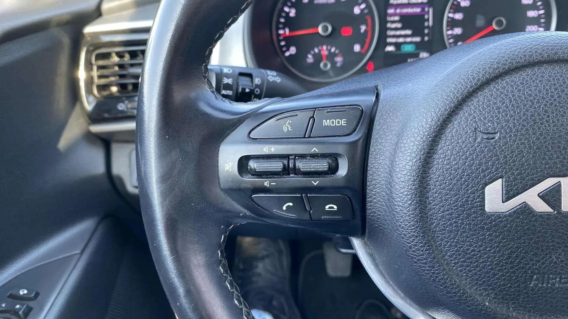 Kia Stonic 1.0 T-GDi MHEV Business - foto 18