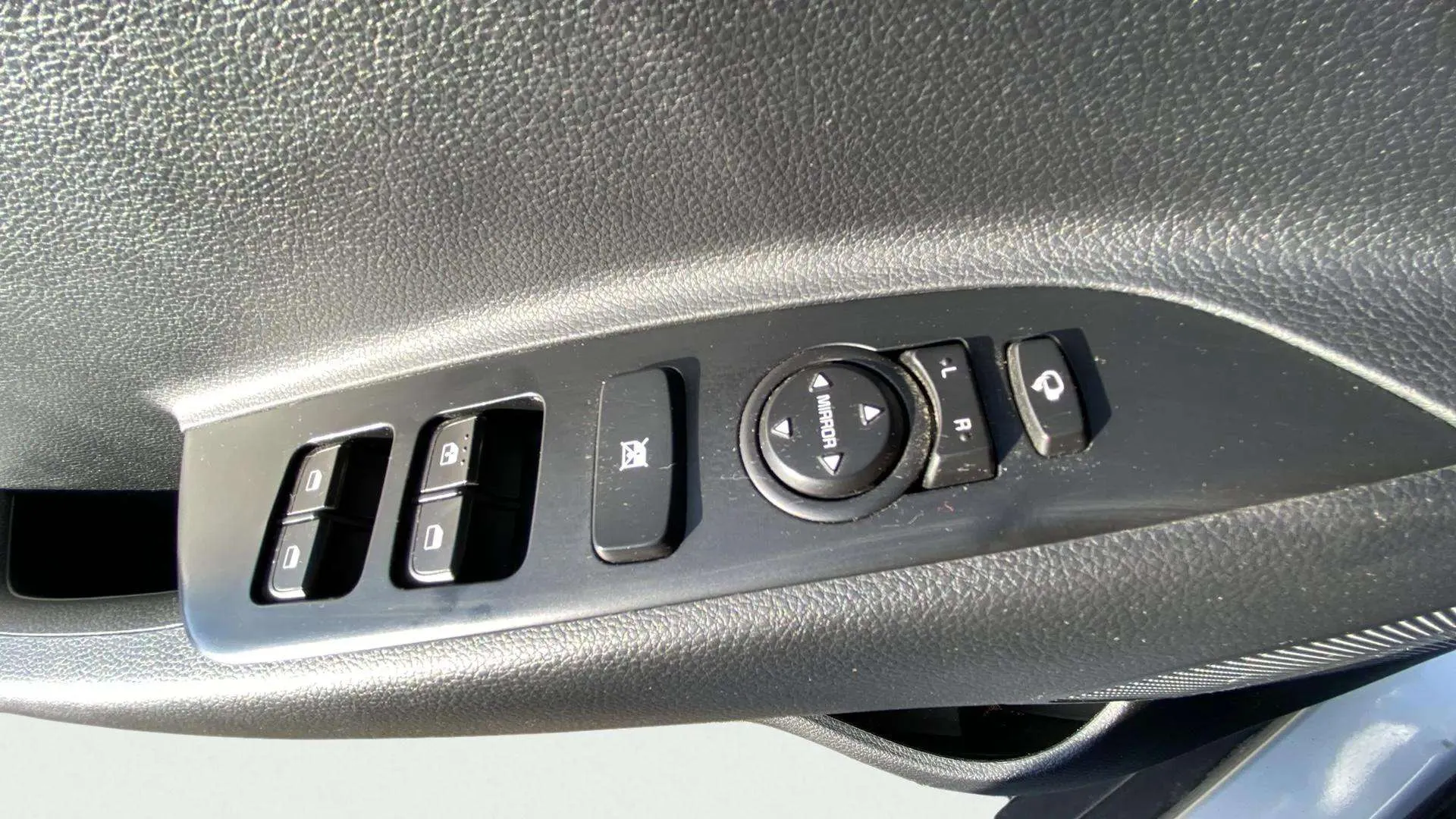 Kia Stonic 1.0 T-GDi MHEV Business - foto 23