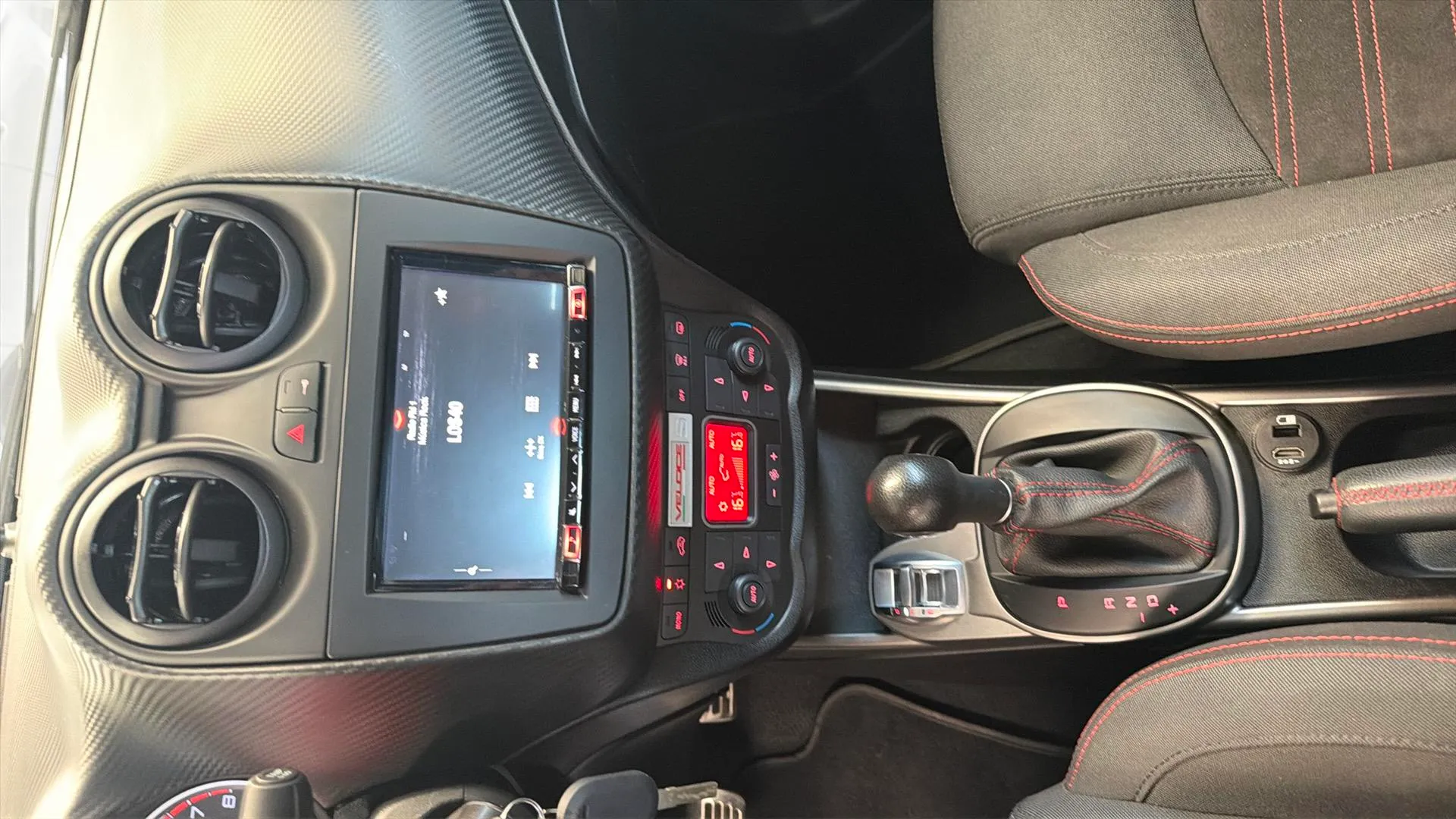 Alfa Romeo MiTo 1.4 TB MultiAir TCT Veloce - foto 16