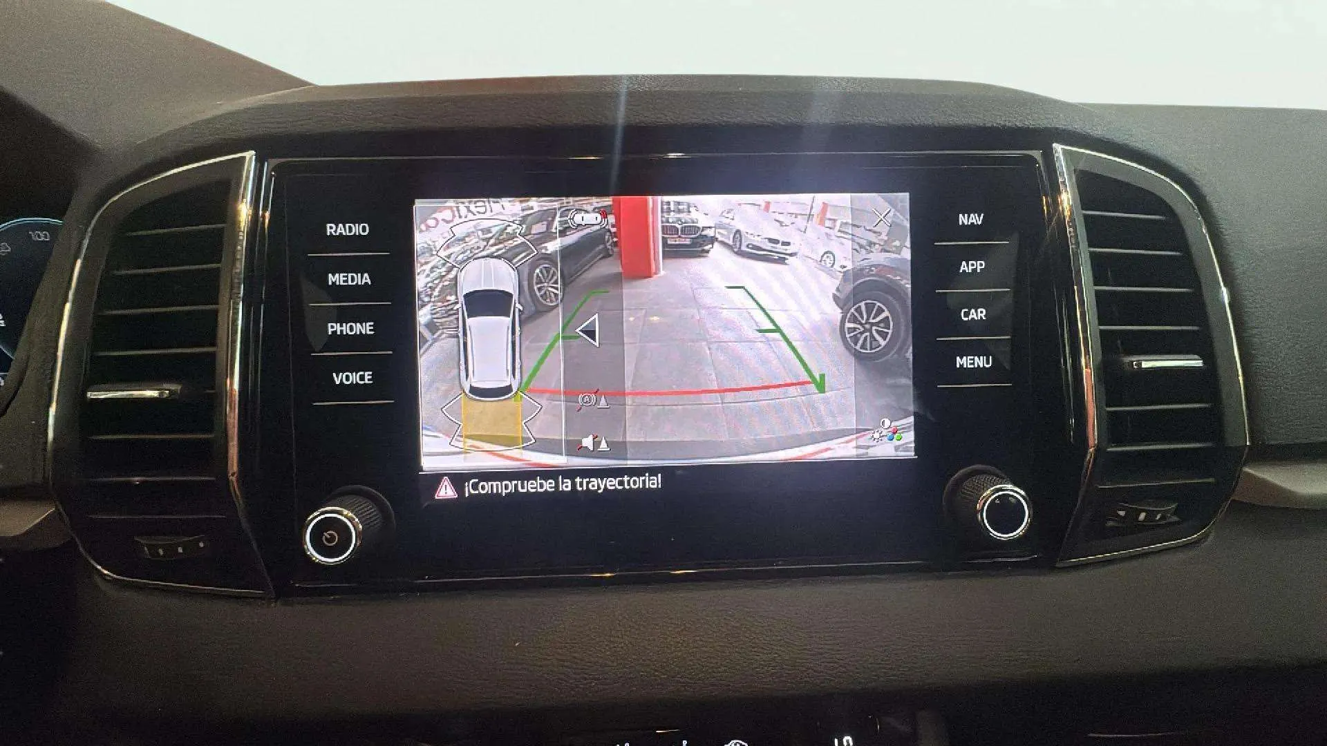 Škoda Karoq 1.5 TSI ACT Ambition - foto 25