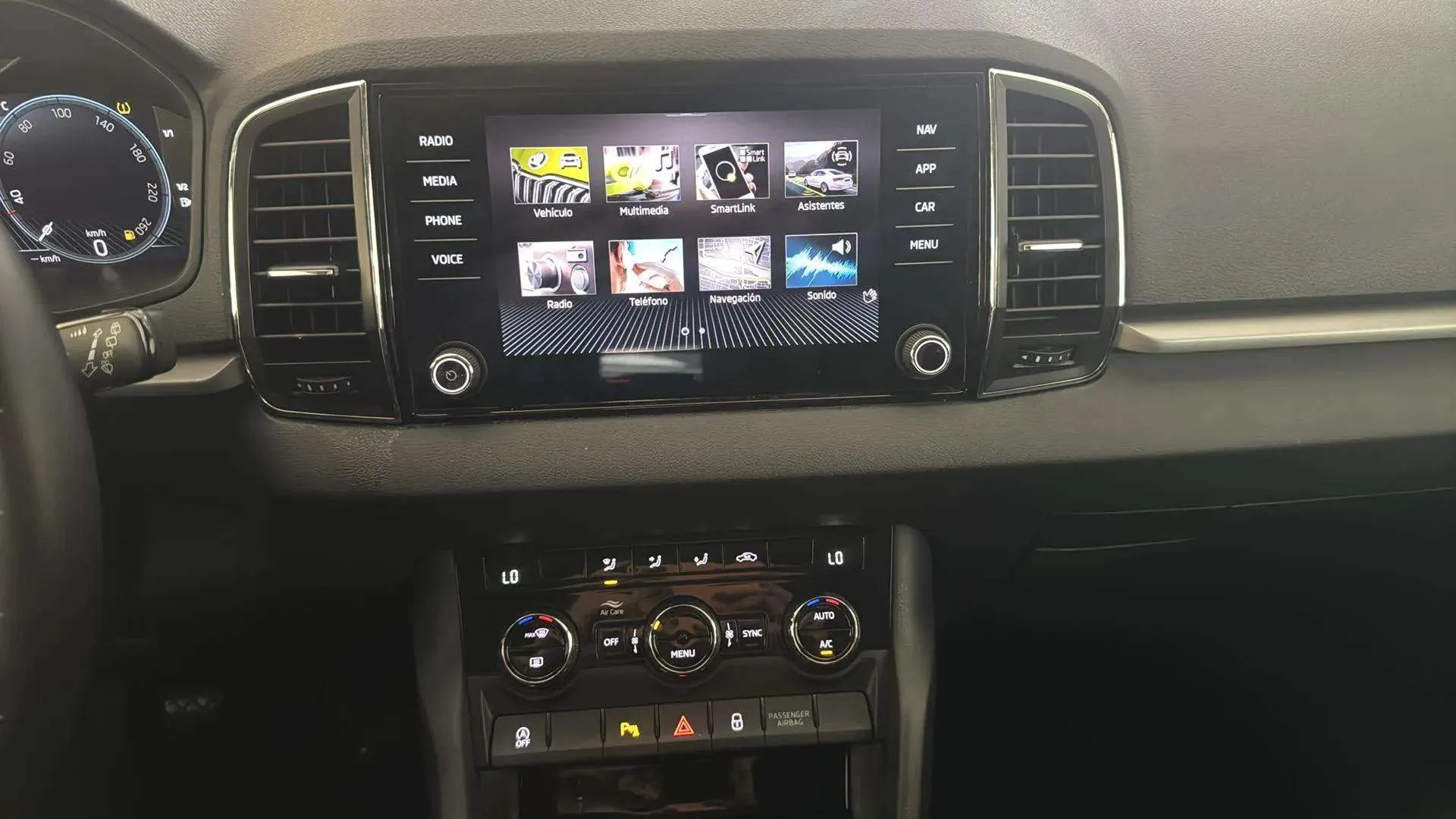 Škoda Karoq 1.5 TSI ACT Ambition - foto 14