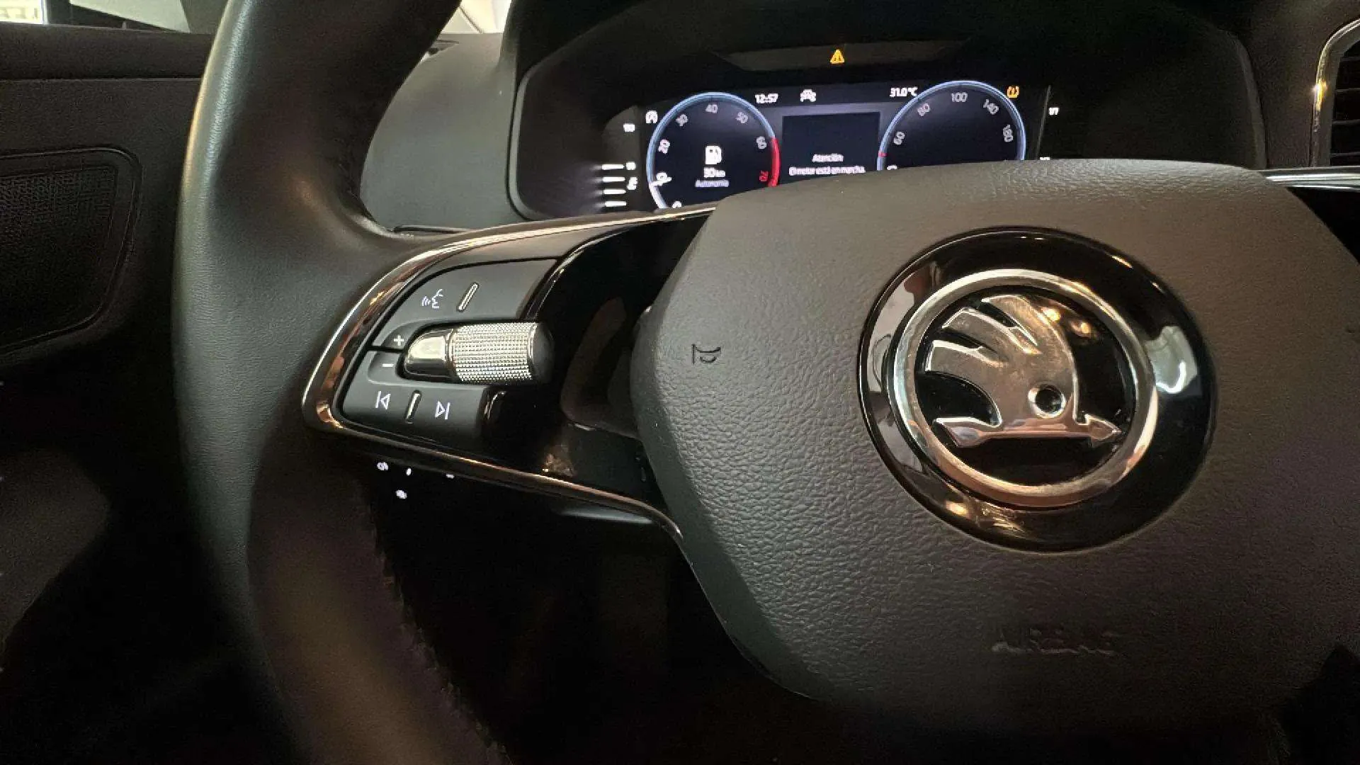 Škoda Karoq 1.5 TSI ACT Ambition - foto 26