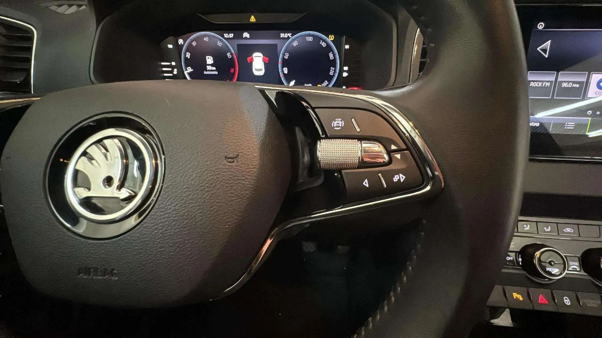 Škoda Karoq 1.5 TSI ACT Ambition - foto 28