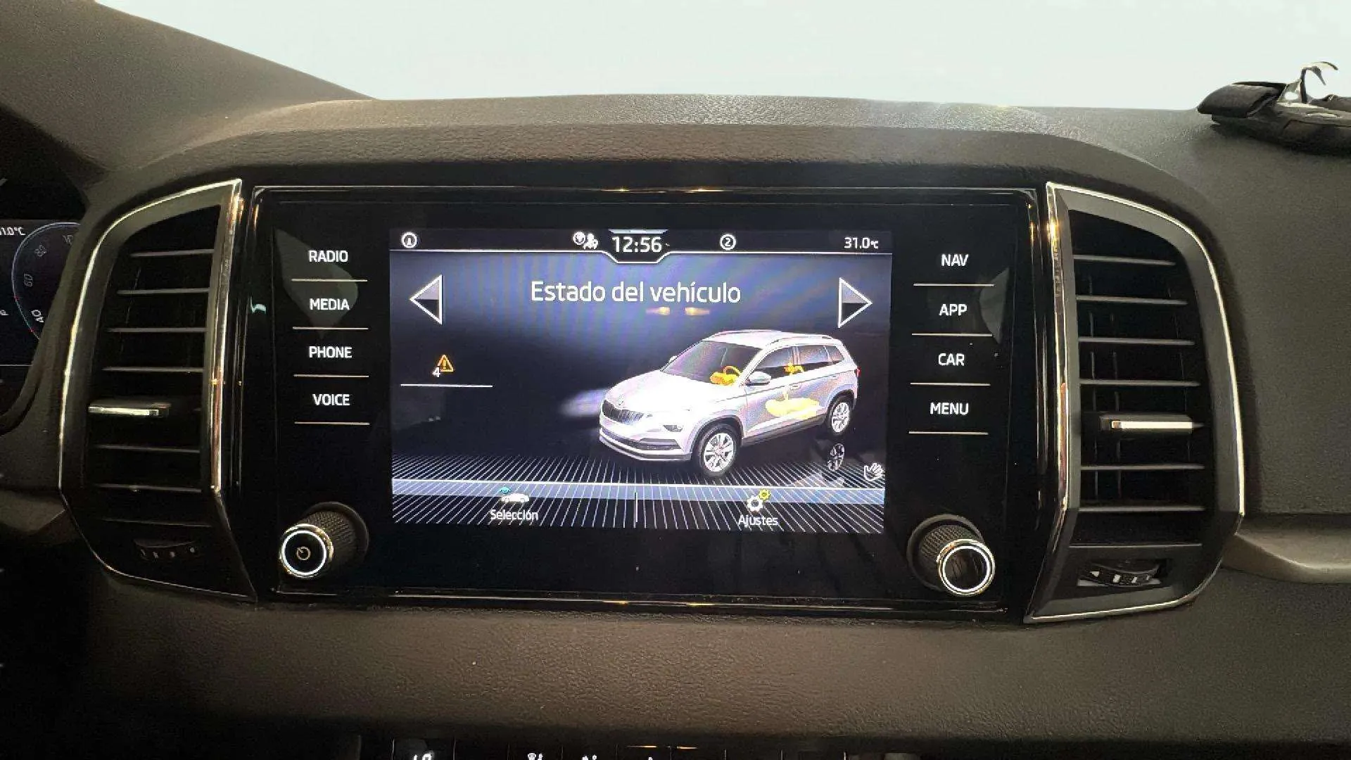 Škoda Karoq 1.5 TSI ACT Ambition - foto 18
