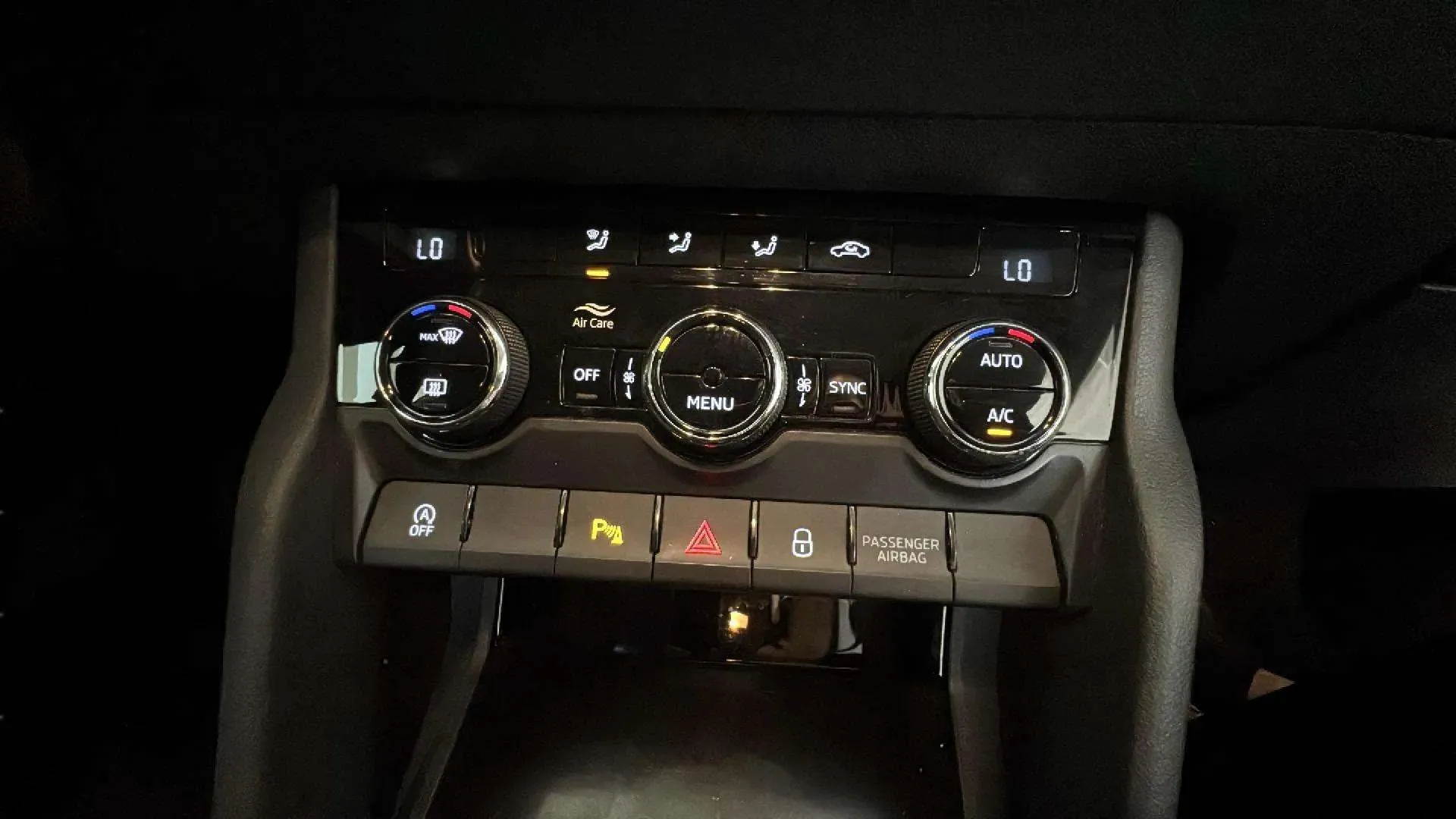 Škoda Karoq 1.5 TSI ACT Ambition - foto 16
