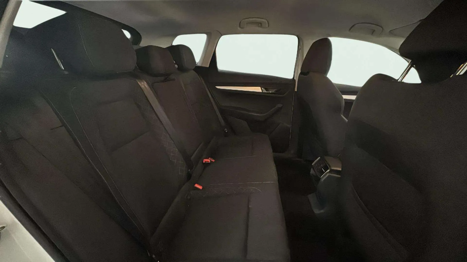 Škoda Karoq 1.5 TSI ACT Ambition - foto 13