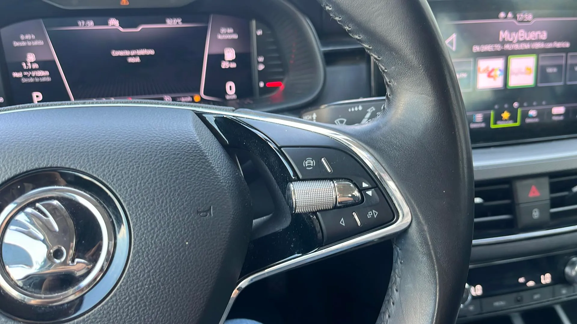 Škoda Kamiq 1.0 TSI DSG Ambition - foto 13