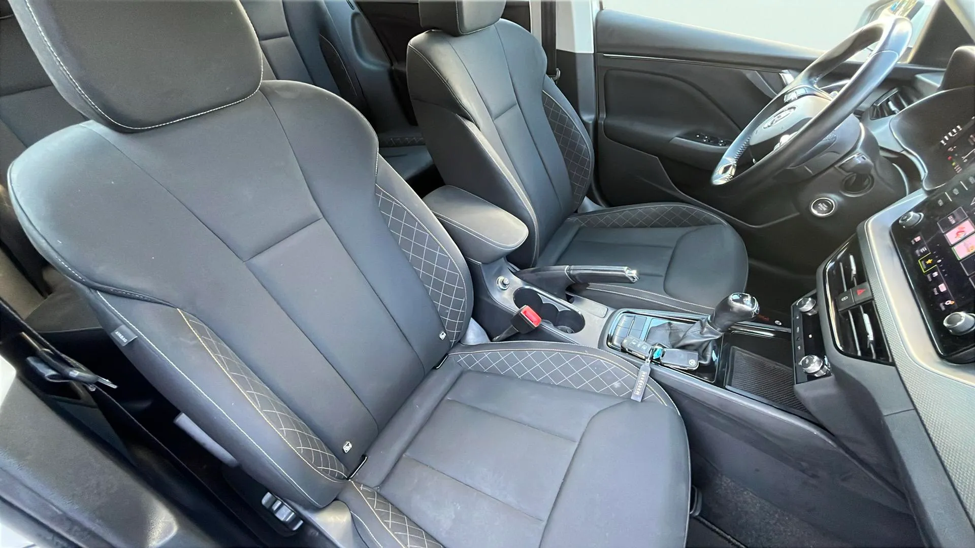 Škoda Kamiq 1.0 TSI DSG Ambition - foto 19