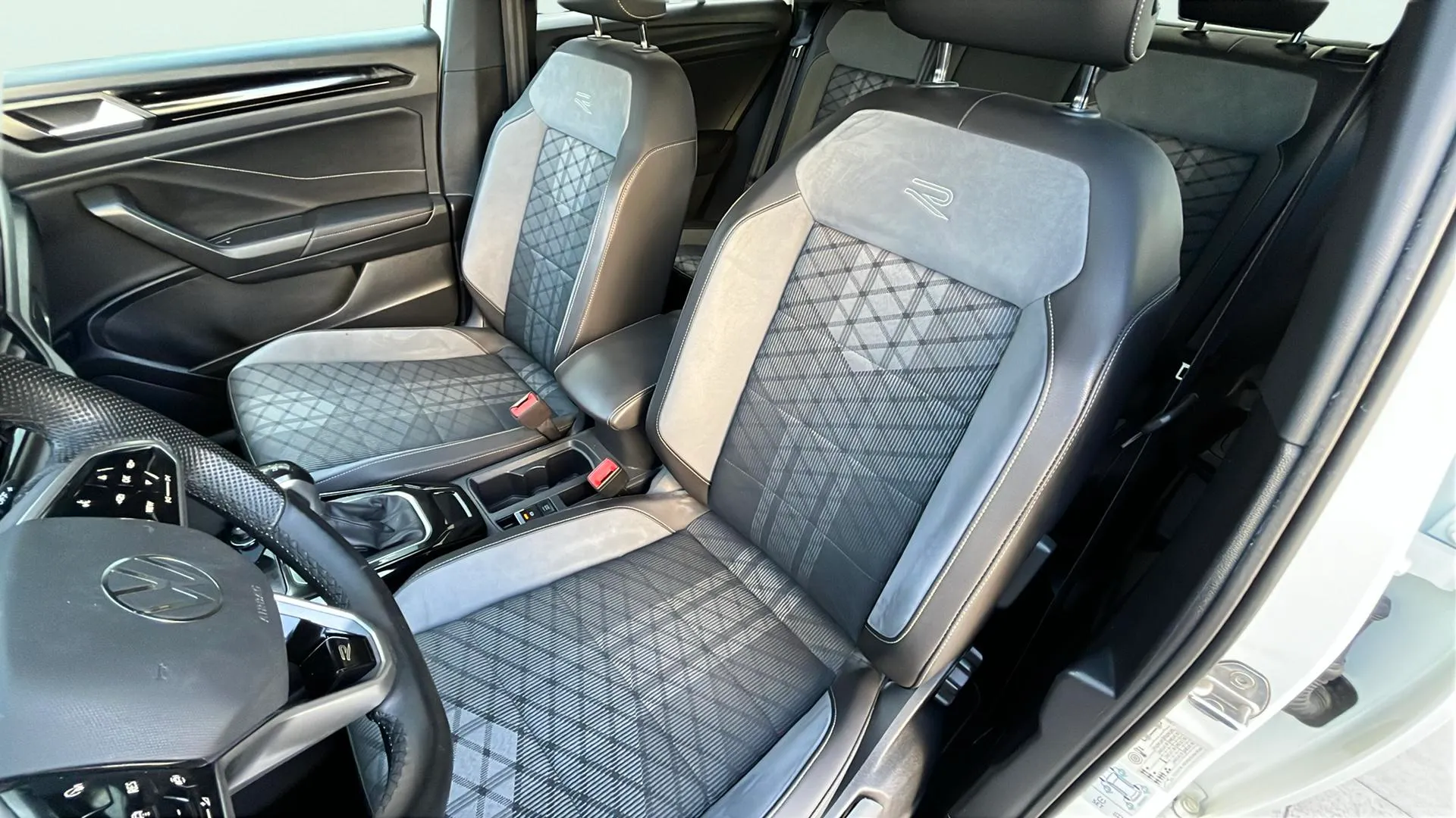 Volkswagen T-Roc Advance R-Line 1.5 TSI DSG - foto 20