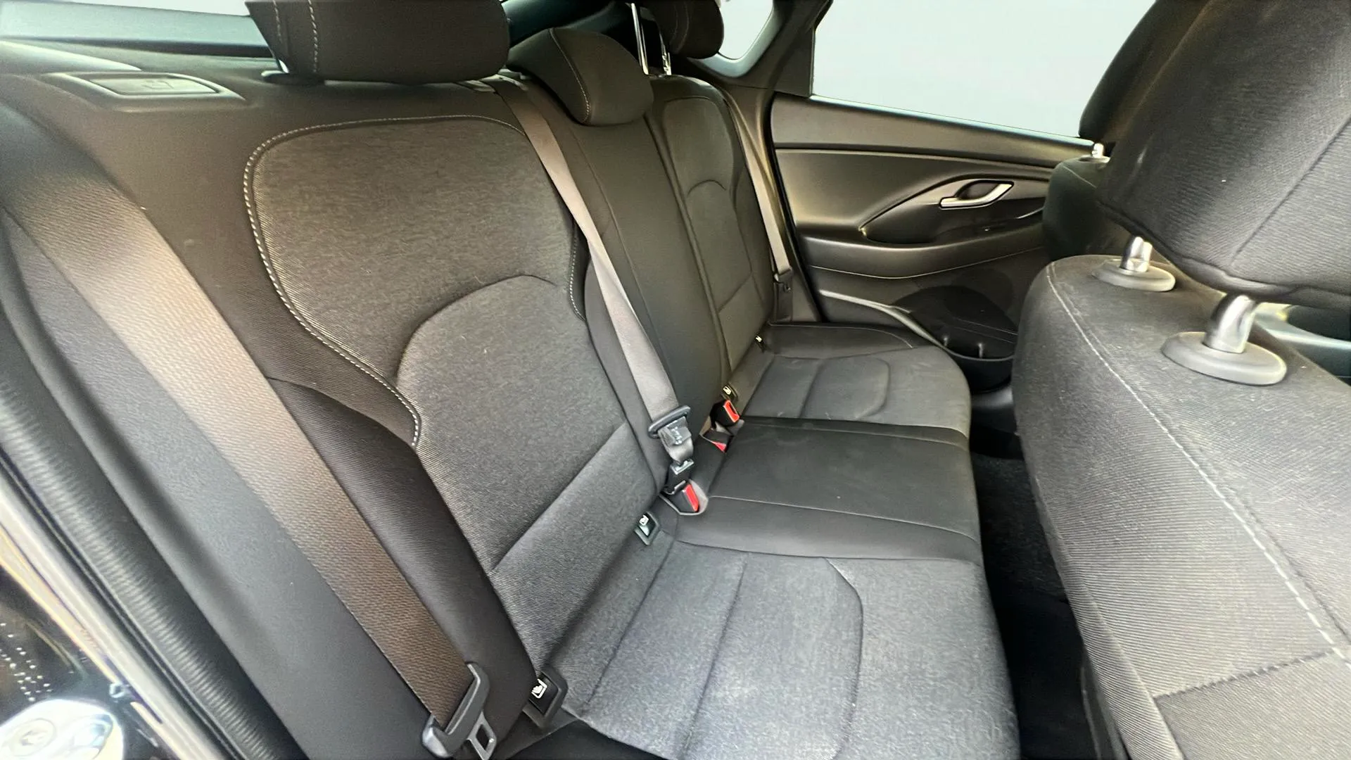 Hyundai i30 1.0 T-GDi Klass Fastback - foto 17