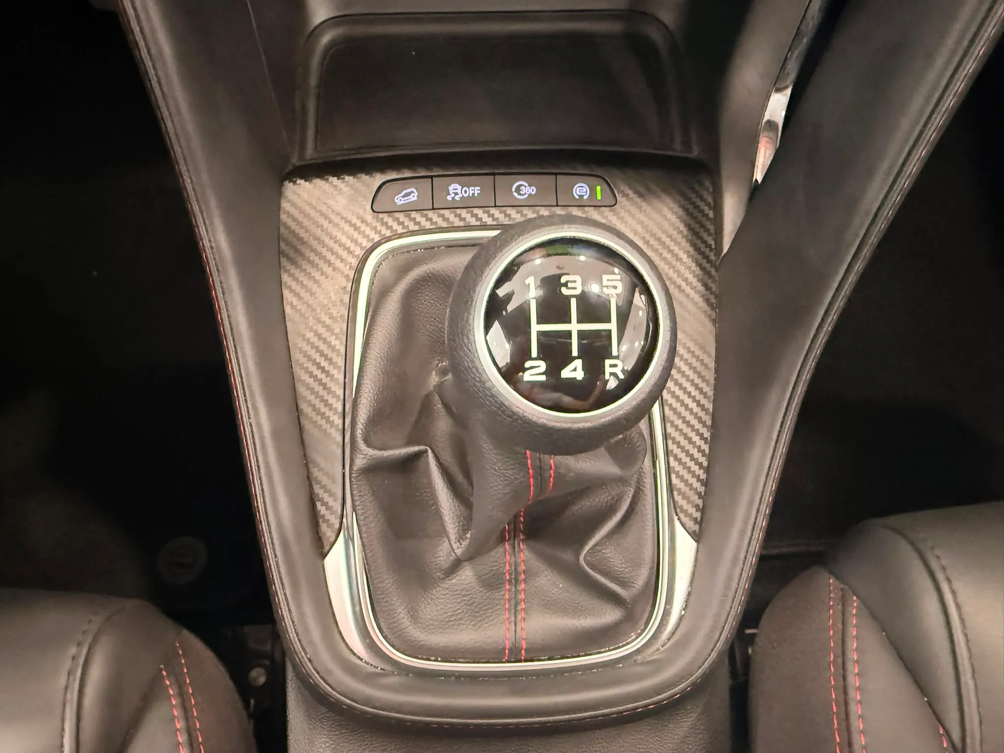 MG ZS 1.5 Luxury - foto 16
