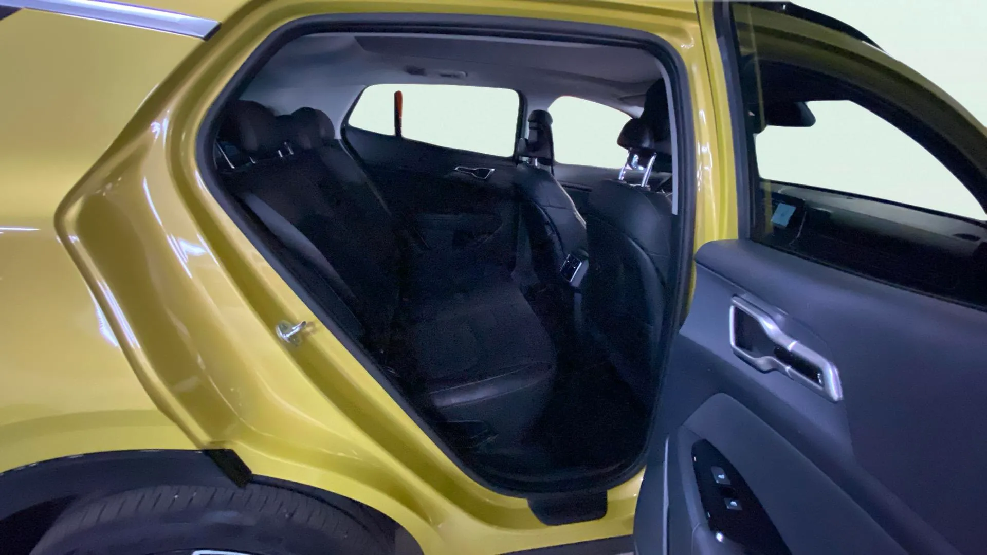 Kia Sportage 1.6 T-GDi HEV Tech 4x2 - foto 24