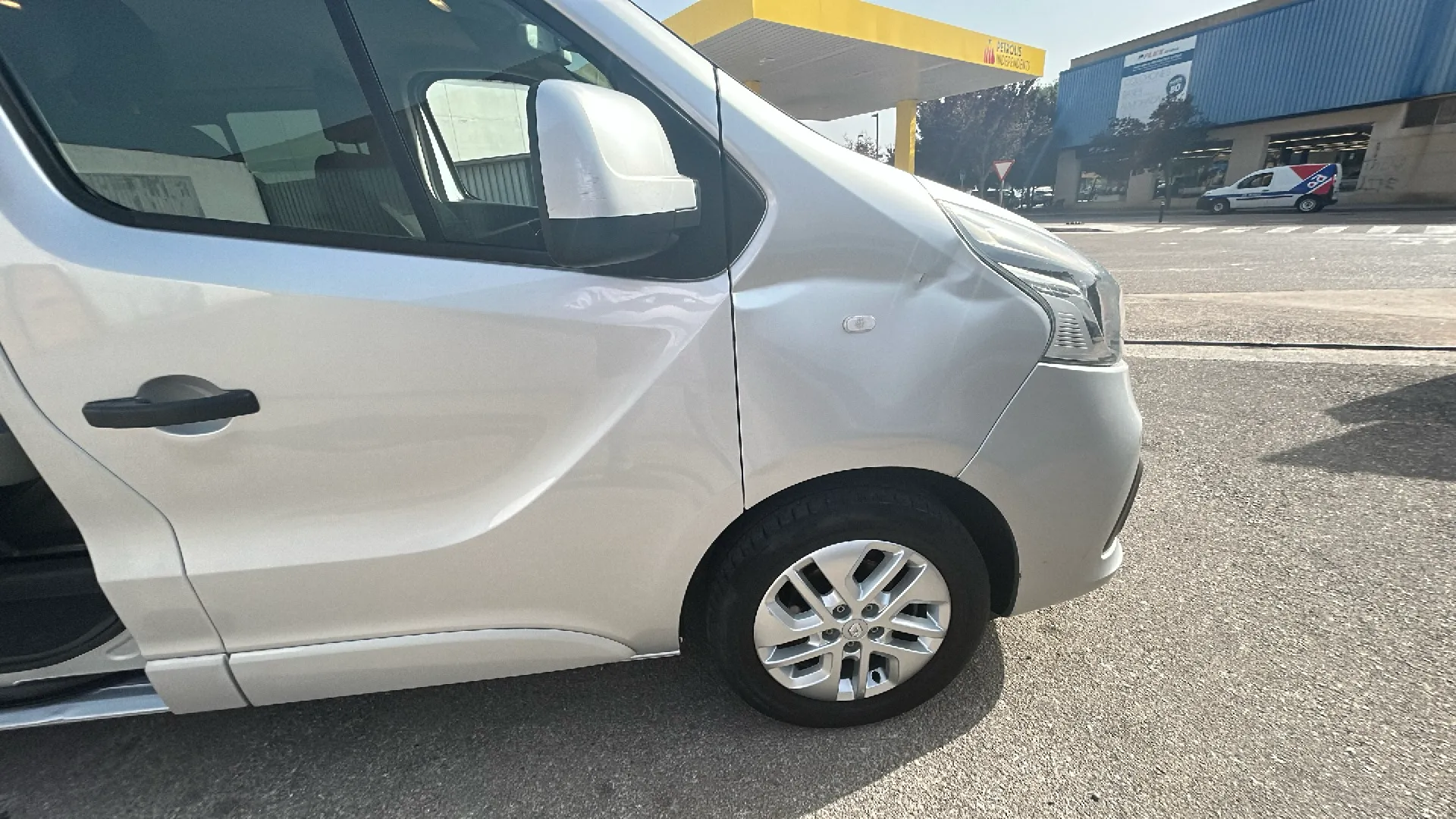 Renault Trafic SL LIM. ADV. Lar En. dCi -18 - foto 24