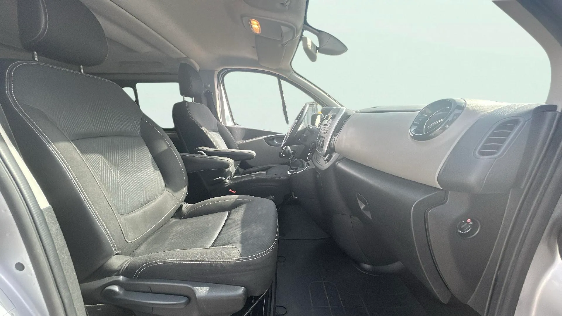 Renault Trafic SL LIM. ADV. Lar En. dCi -18 - foto 18