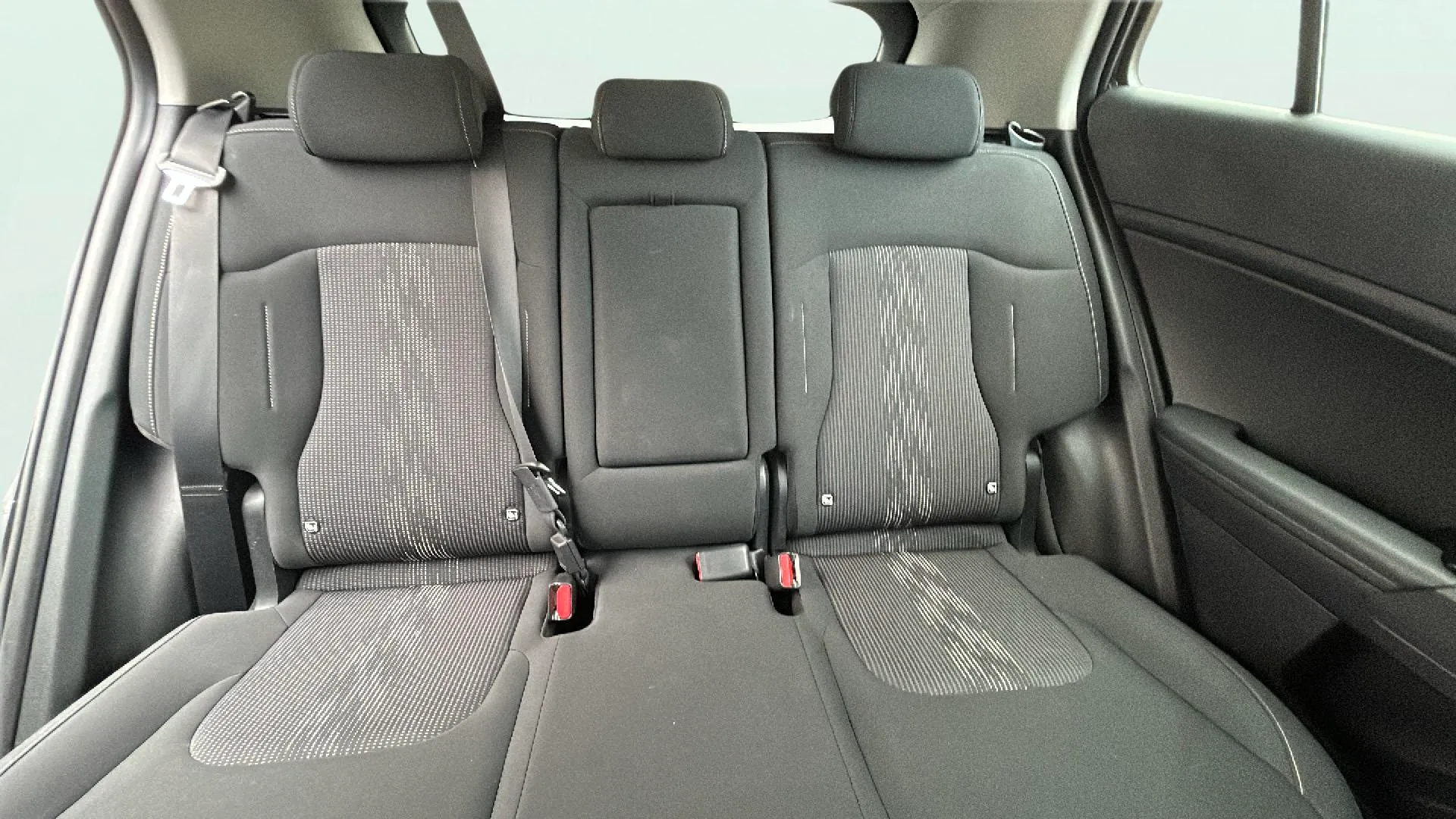 Kia Sportage 1.6 CRDi MHEV Business 4x2 DCT - foto 18