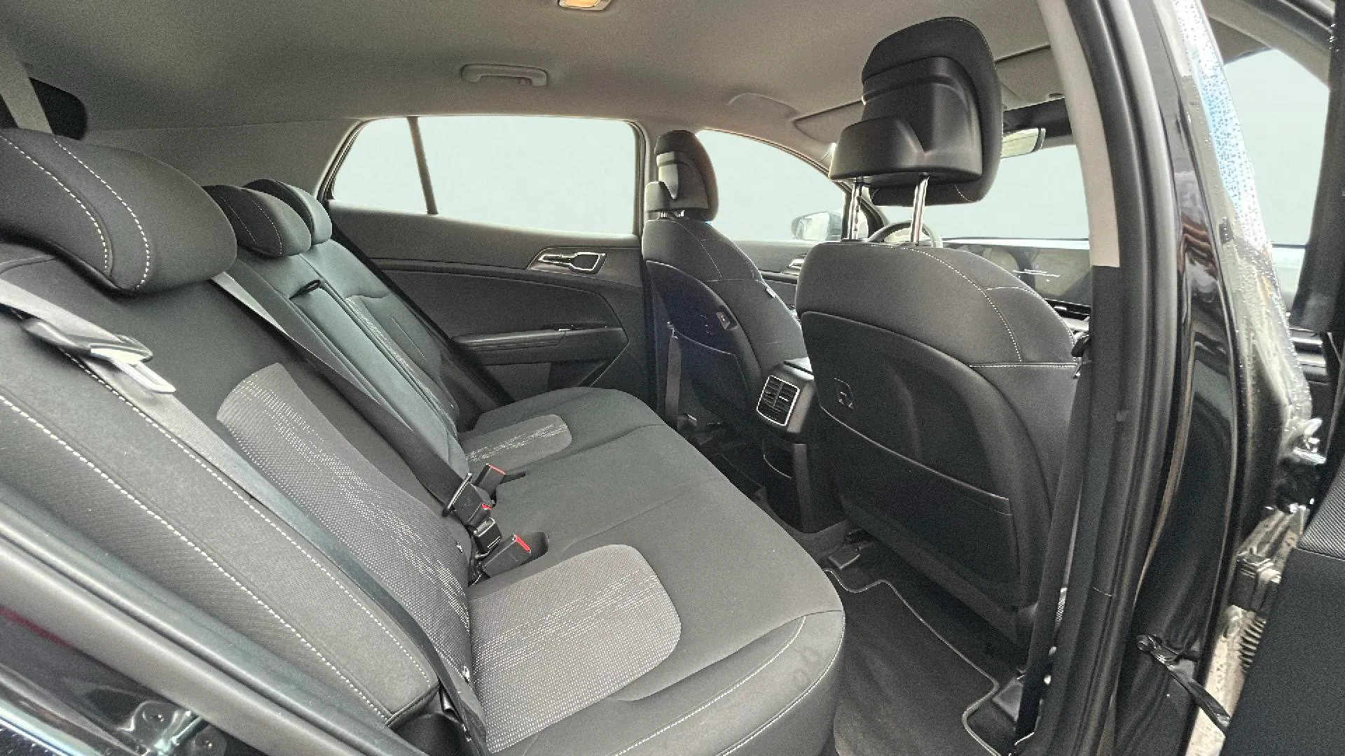 Kia Sportage 1.6 CRDi MHEV Business 4x2 DCT - foto 20