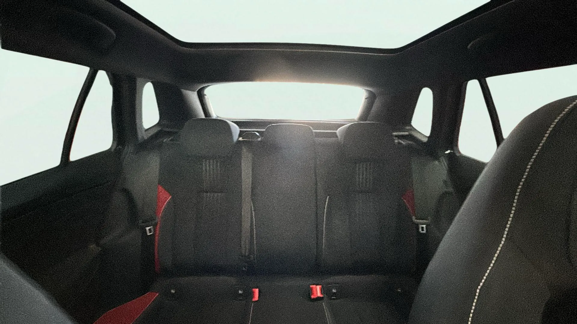 Škoda Kamiq 1.5 TSI DSG Montecarlo - foto 18