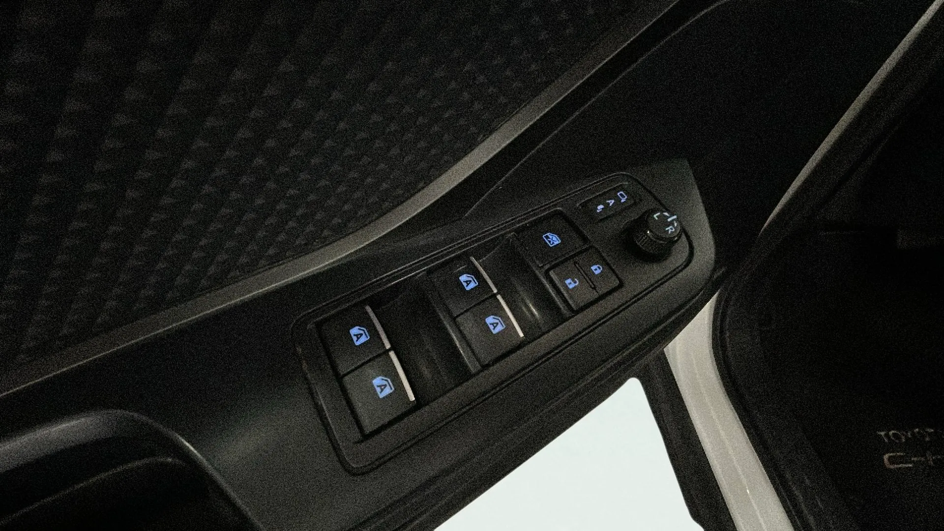 Toyota C-HR 1.8 125H Advance - foto 17