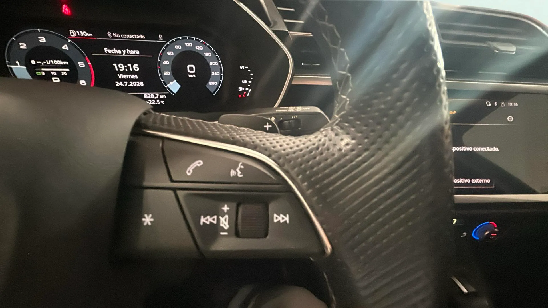 Audi Q3 35 TDI quattro - foto 13