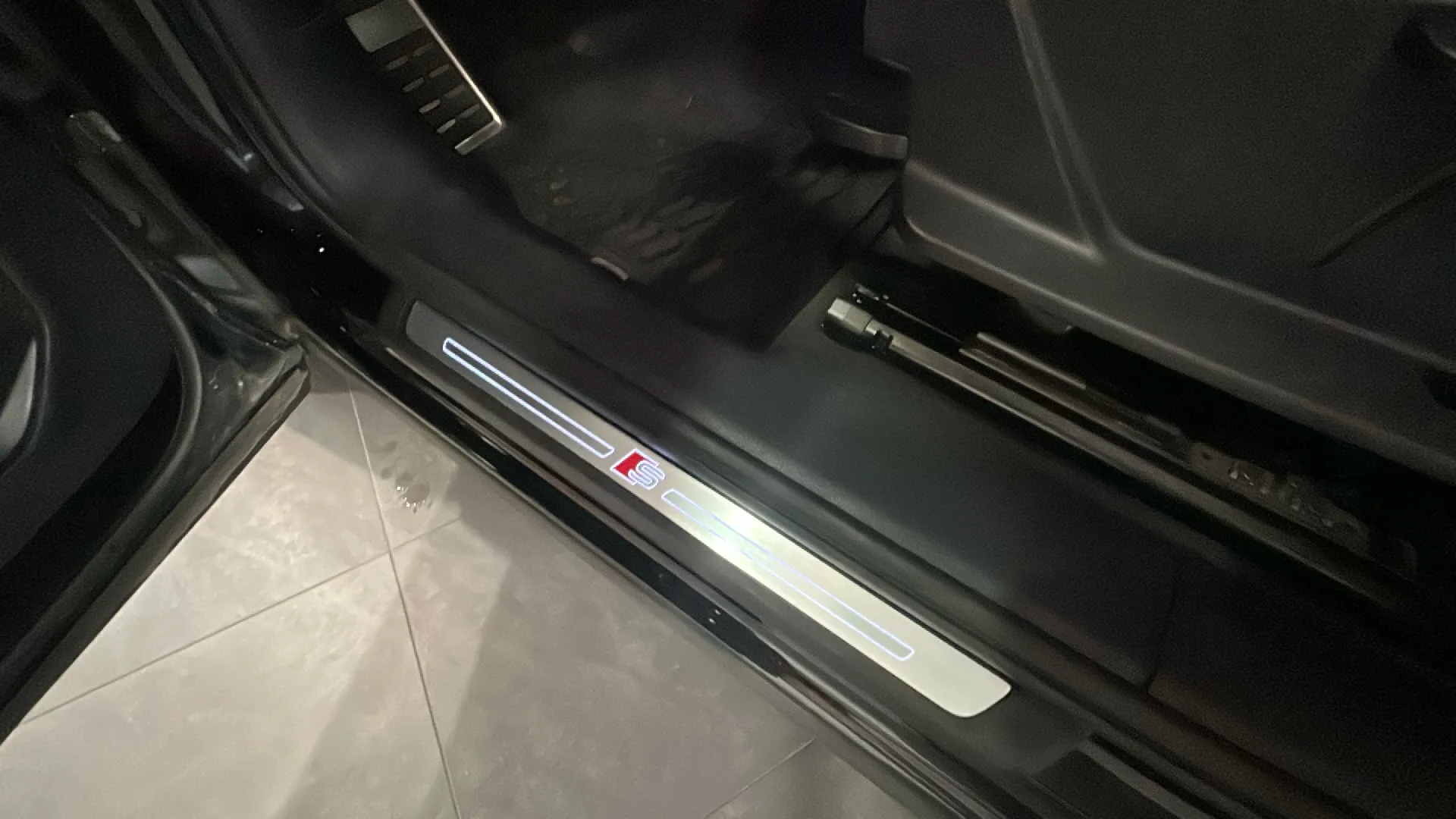 Audi Q3 35 TDI quattro - foto 25