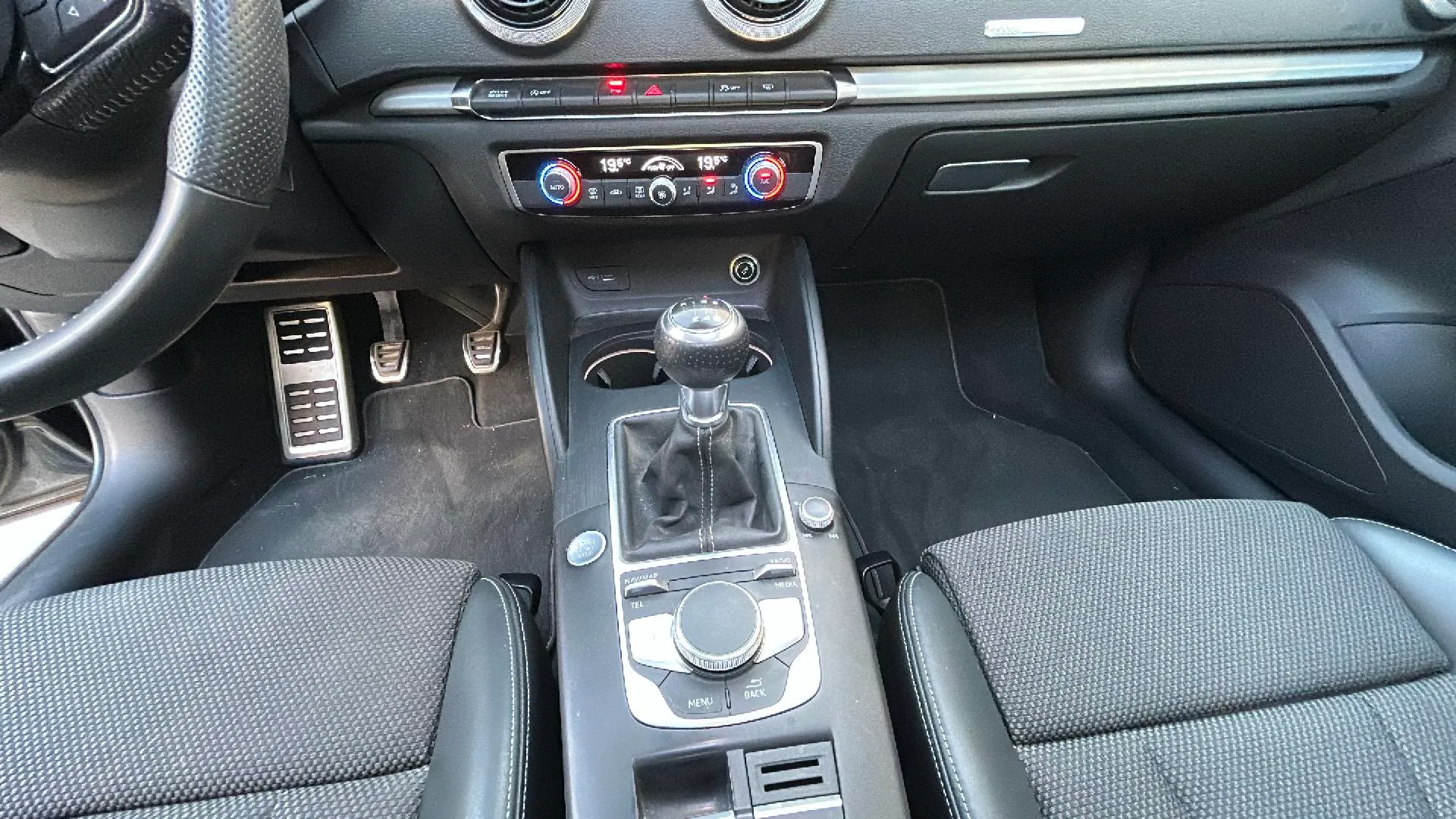 Audi A3 1.5 TFSI CoD EVO Sportback - foto 10