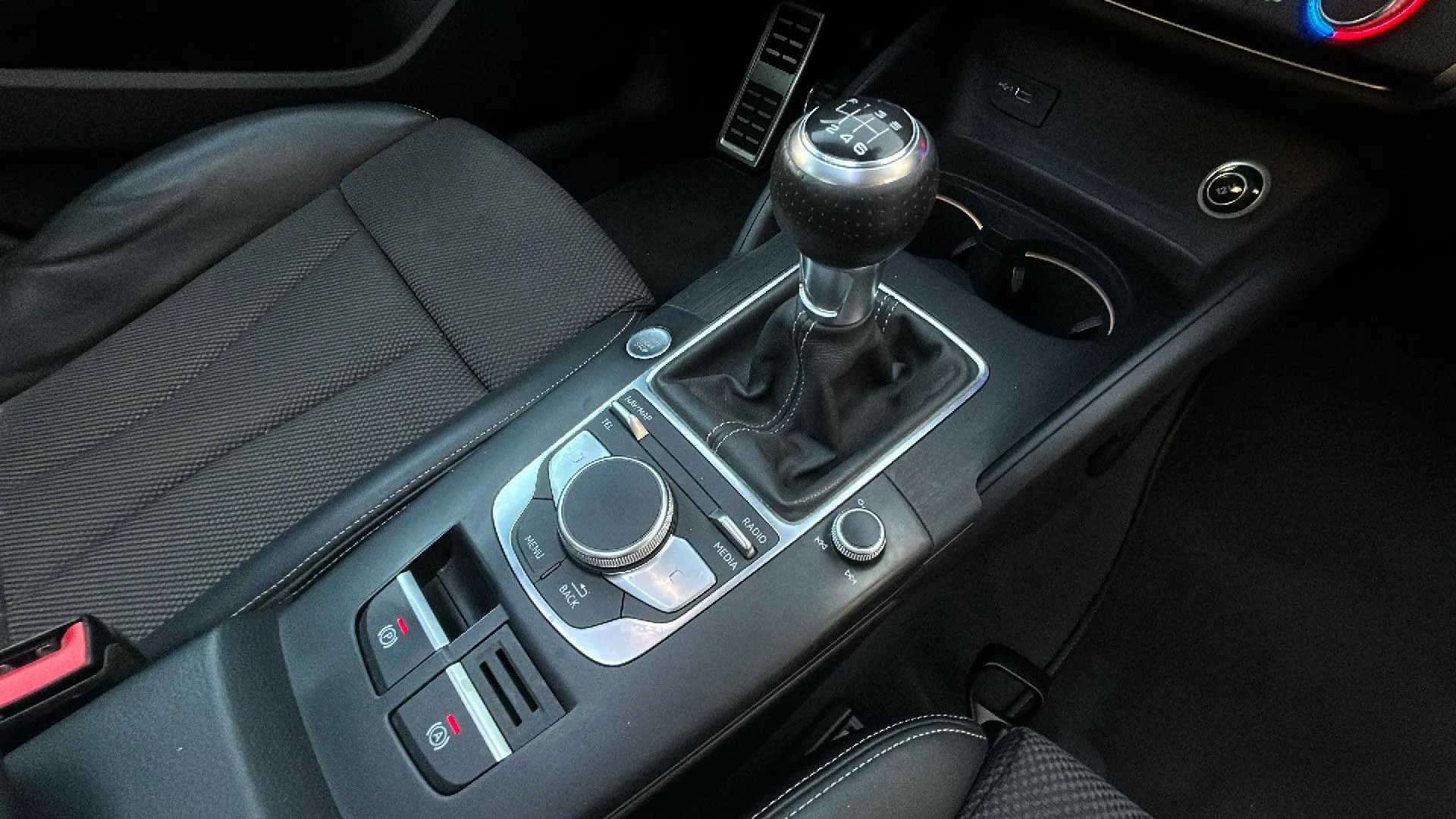 Audi A3 1.5 TFSI CoD EVO Sportback - foto 23