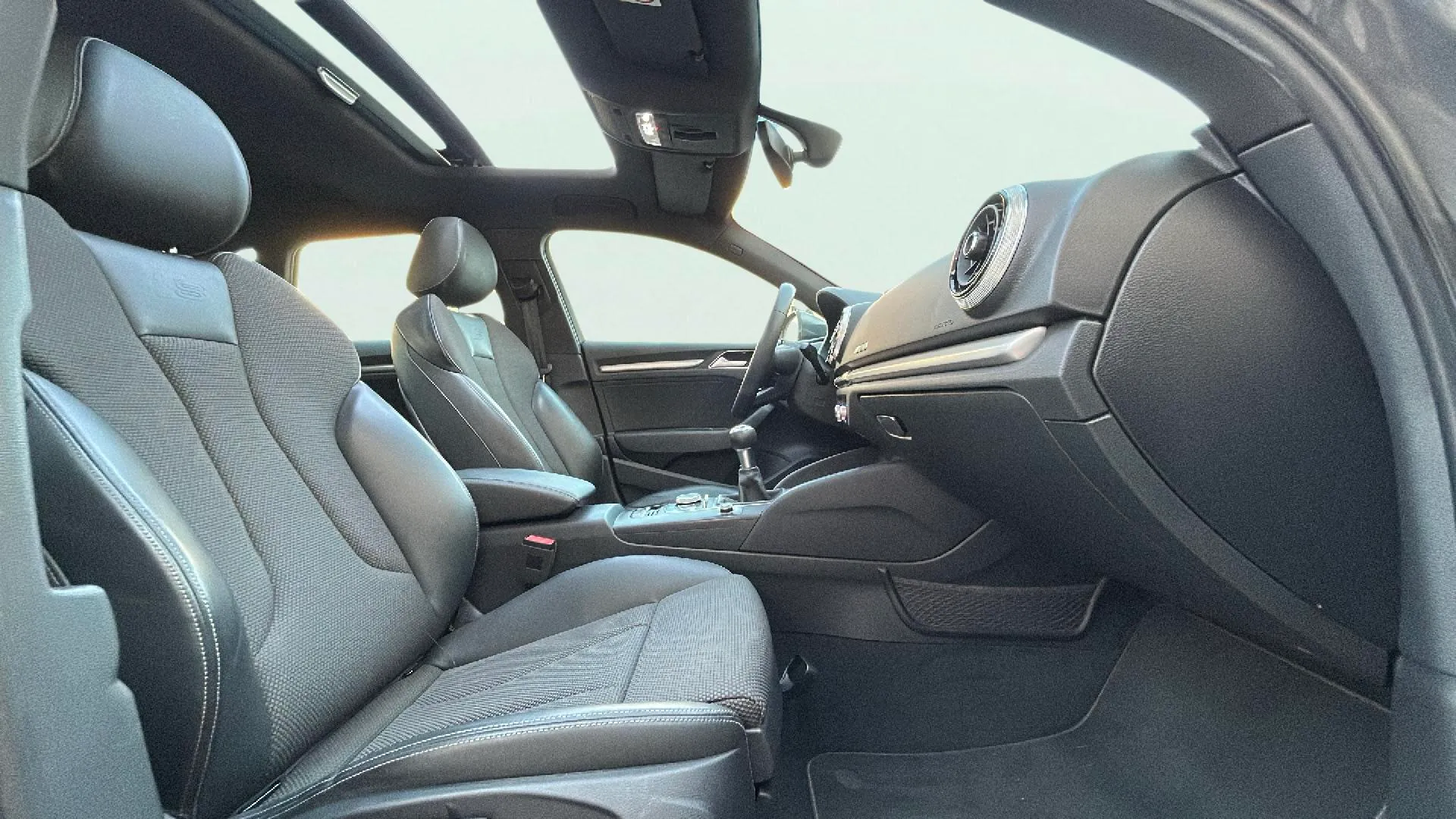 Audi A3 1.5 TFSI CoD EVO Sportback - foto 12
