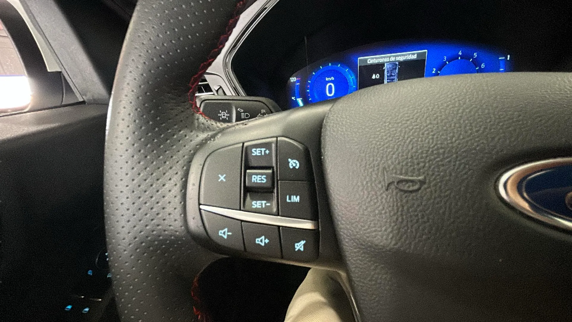 Ford Kuga ST-Line 1.5 EcoBoost - foto 11