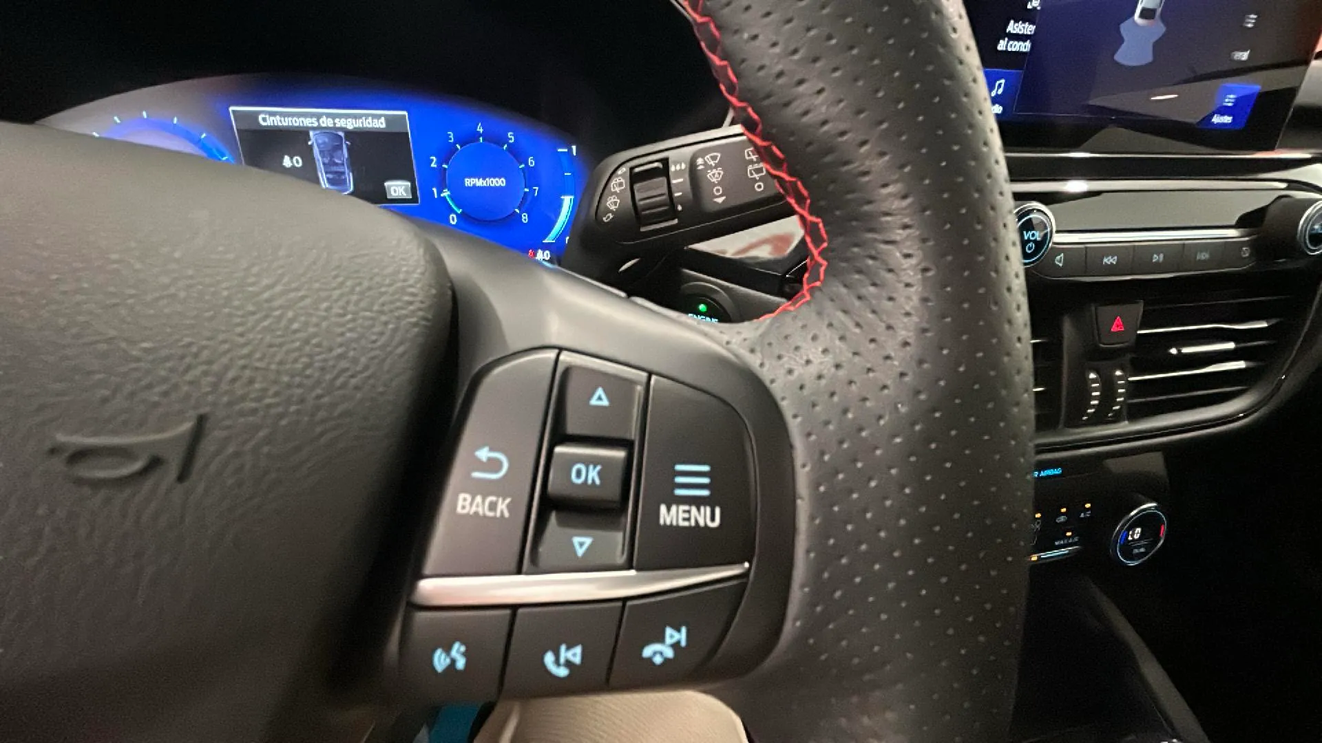Ford Kuga ST-Line 1.5 EcoBoost - foto 12