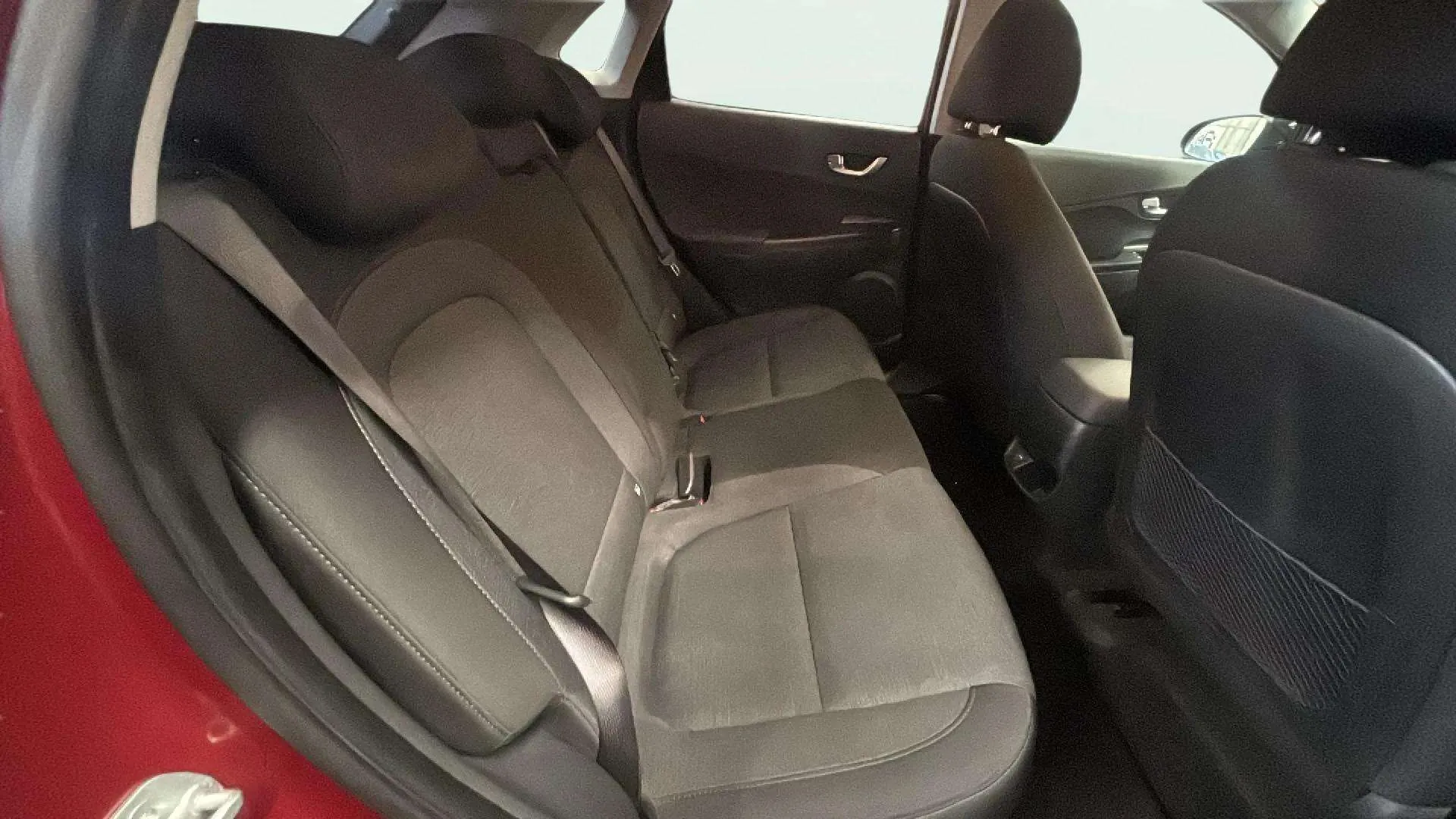 Hyundai Kona EV Maxx - foto 17