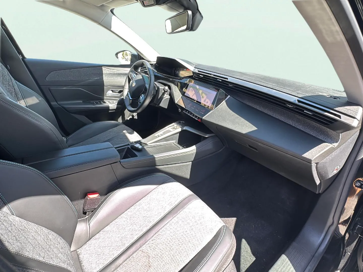 Peugeot 408 Allure Hybrid eDCS6 - foto 26